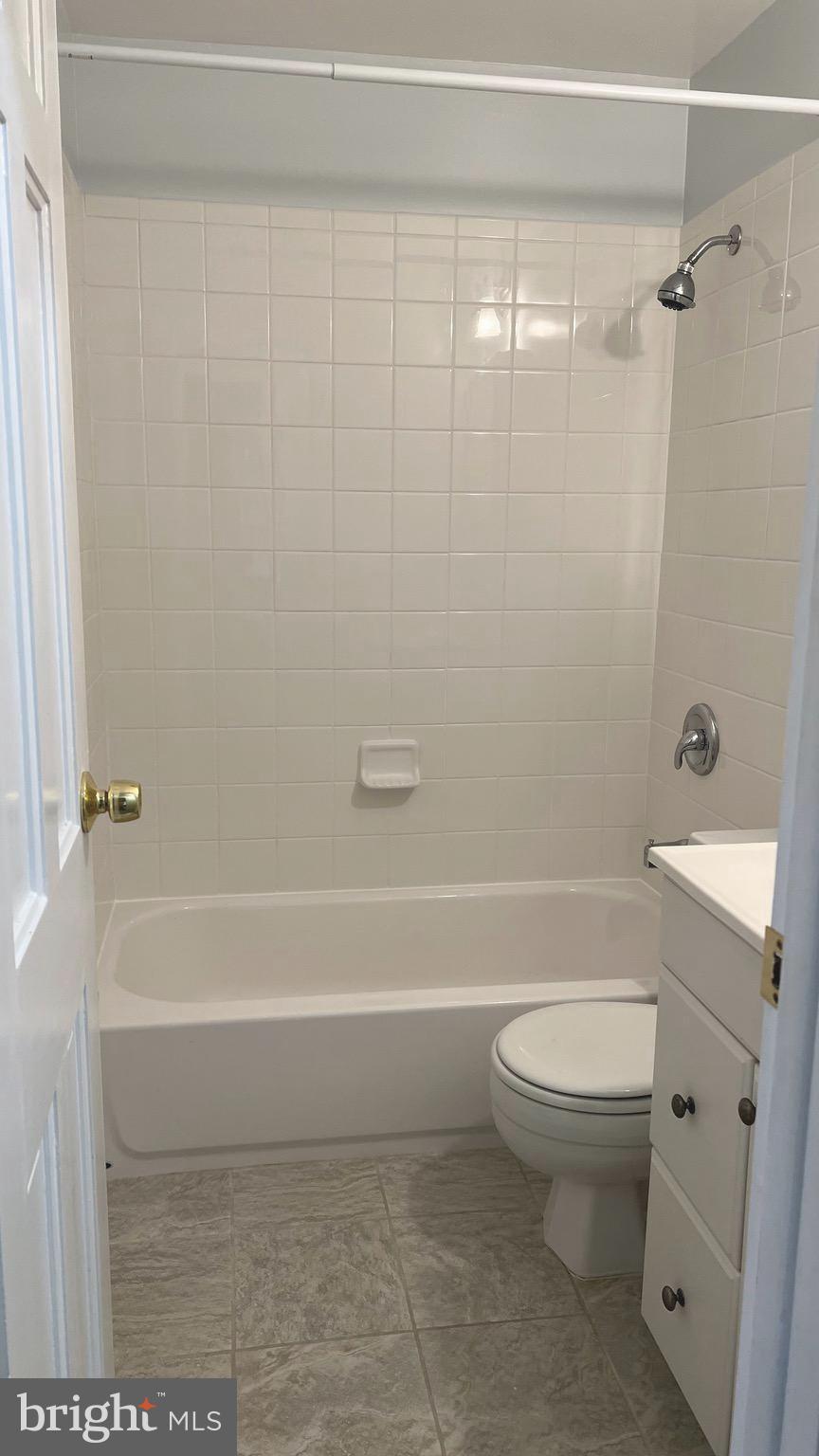 SPOTSWOOD ESTATES - Residential Lease