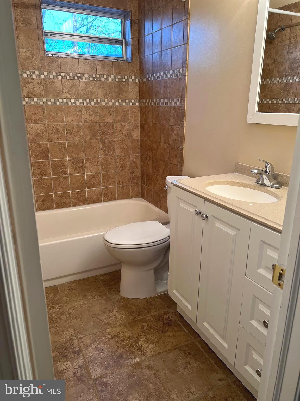 SPOTSWOOD ESTATES - Residential Lease