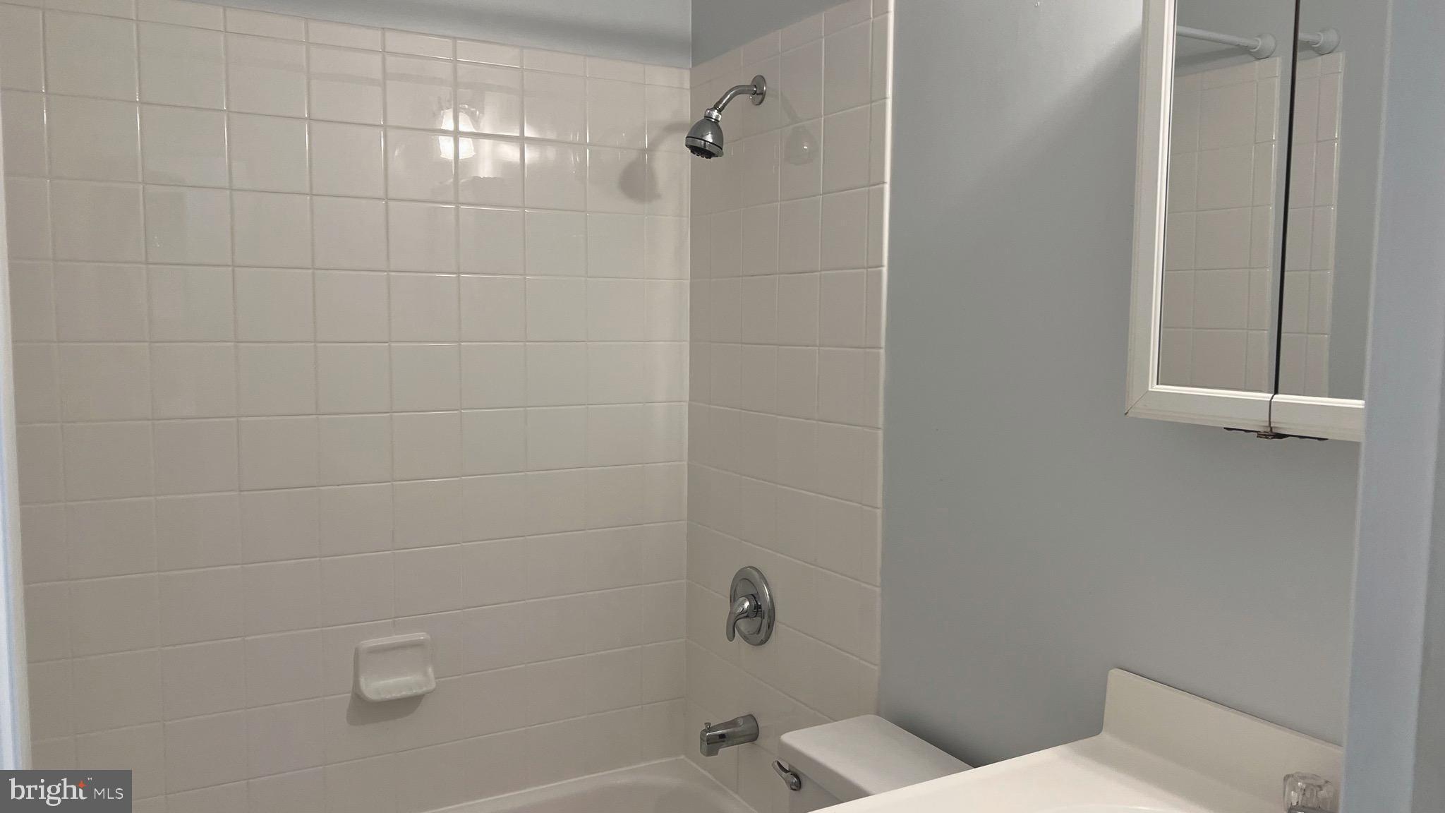 SPOTSWOOD ESTATES - Residential Lease