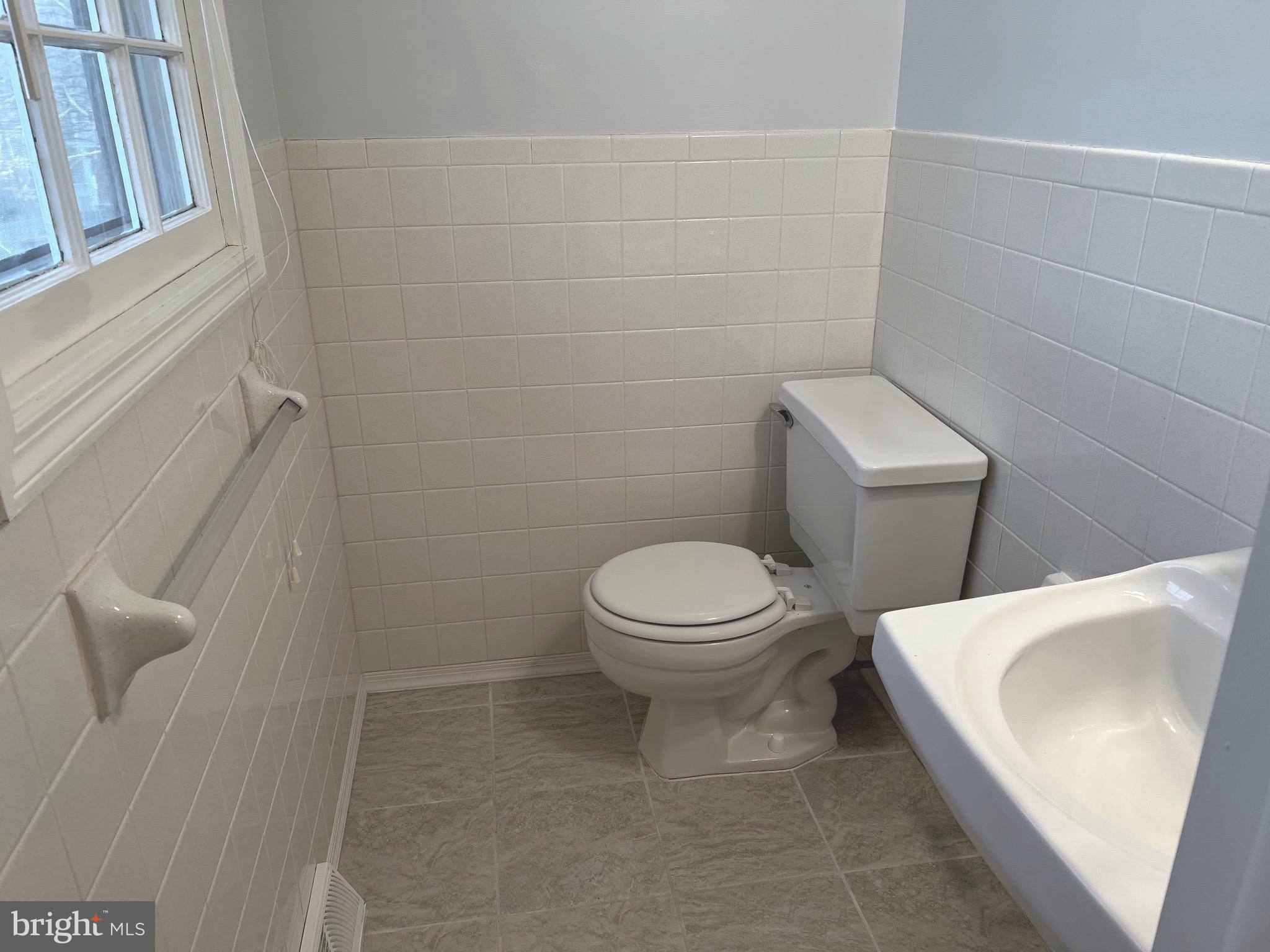 SPOTSWOOD ESTATES - Residential Lease