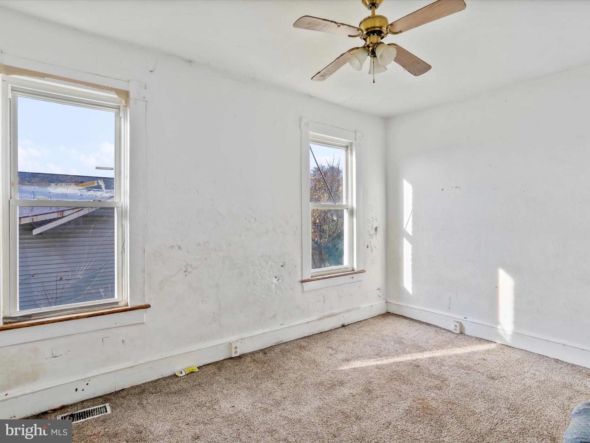 NORTH END - Residential