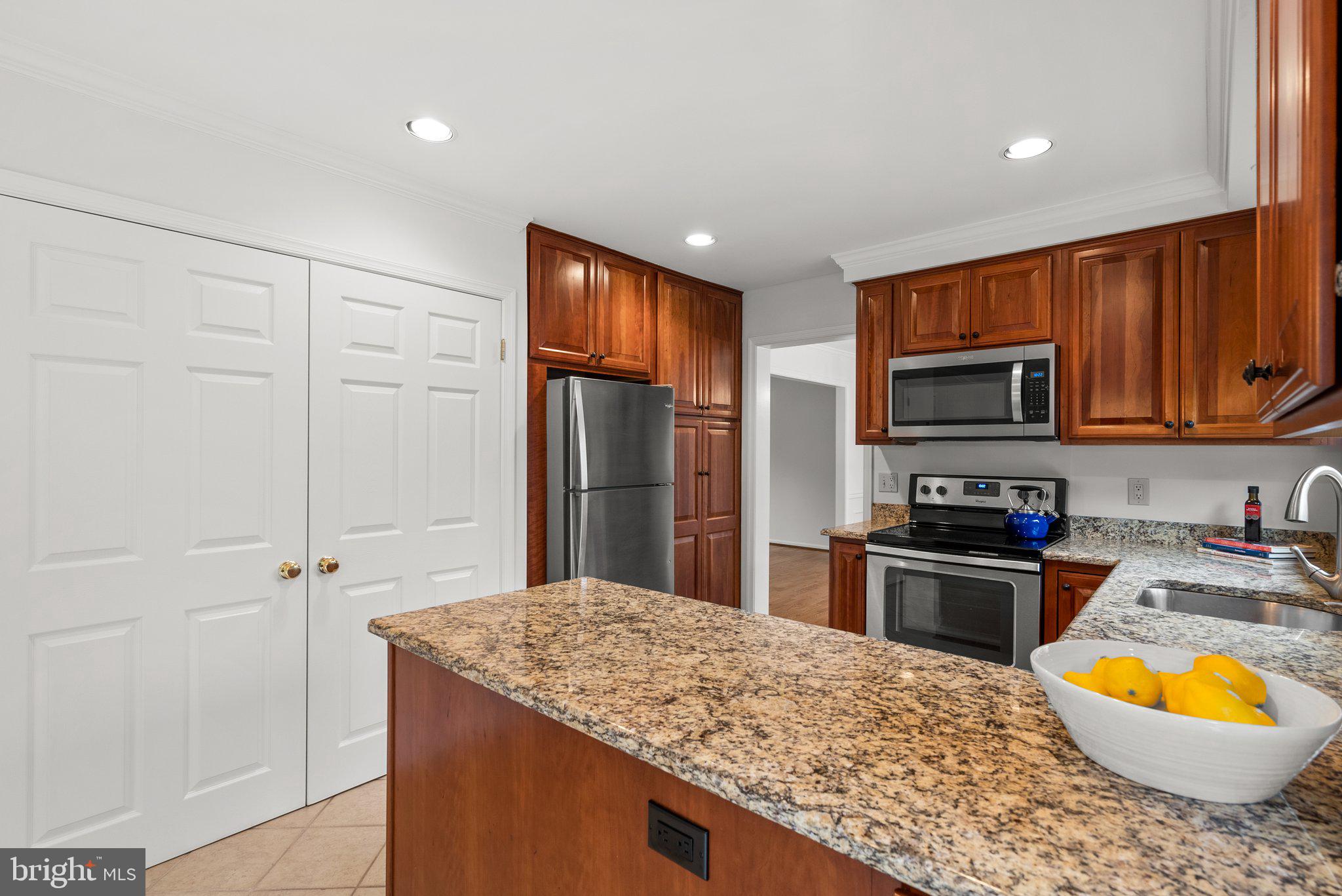 POTOMAC CHASE - Residential