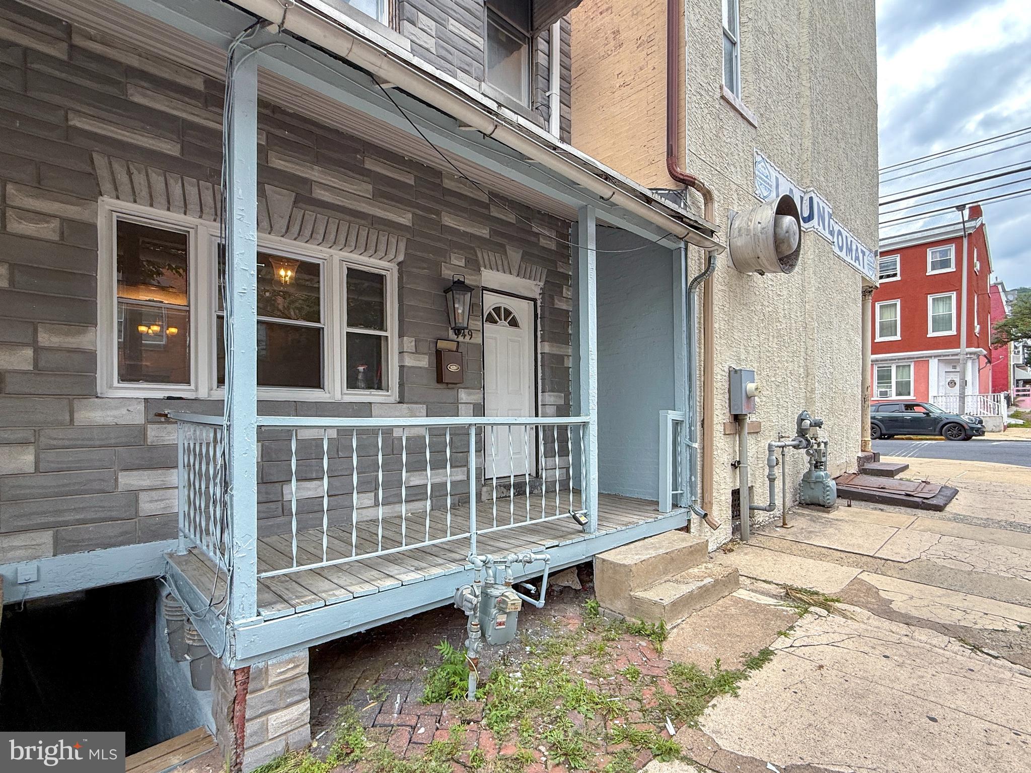 949 WASHINGTON STREET