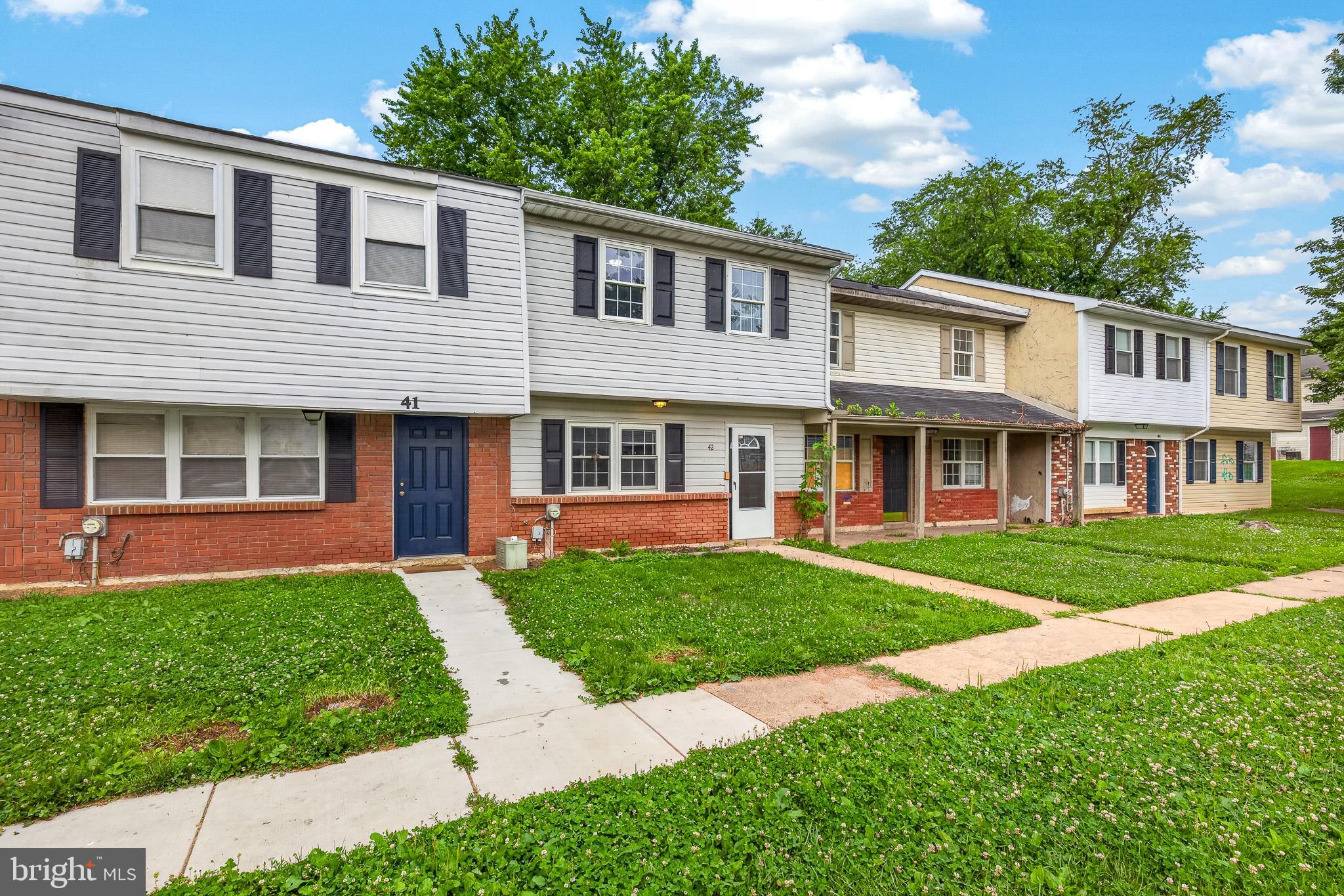 42 WILLOW COURT