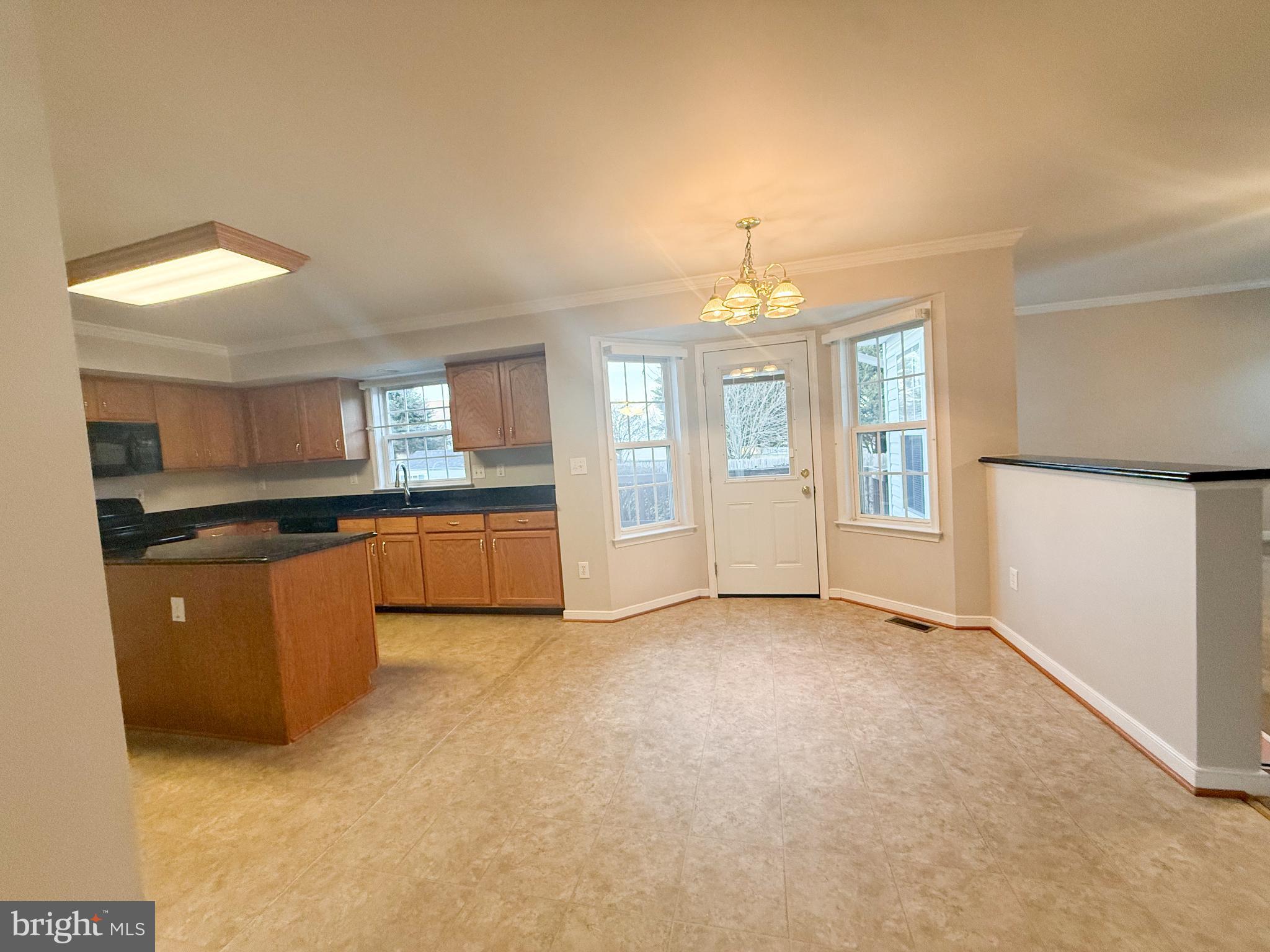 5605 GLEN EAGLES COURT