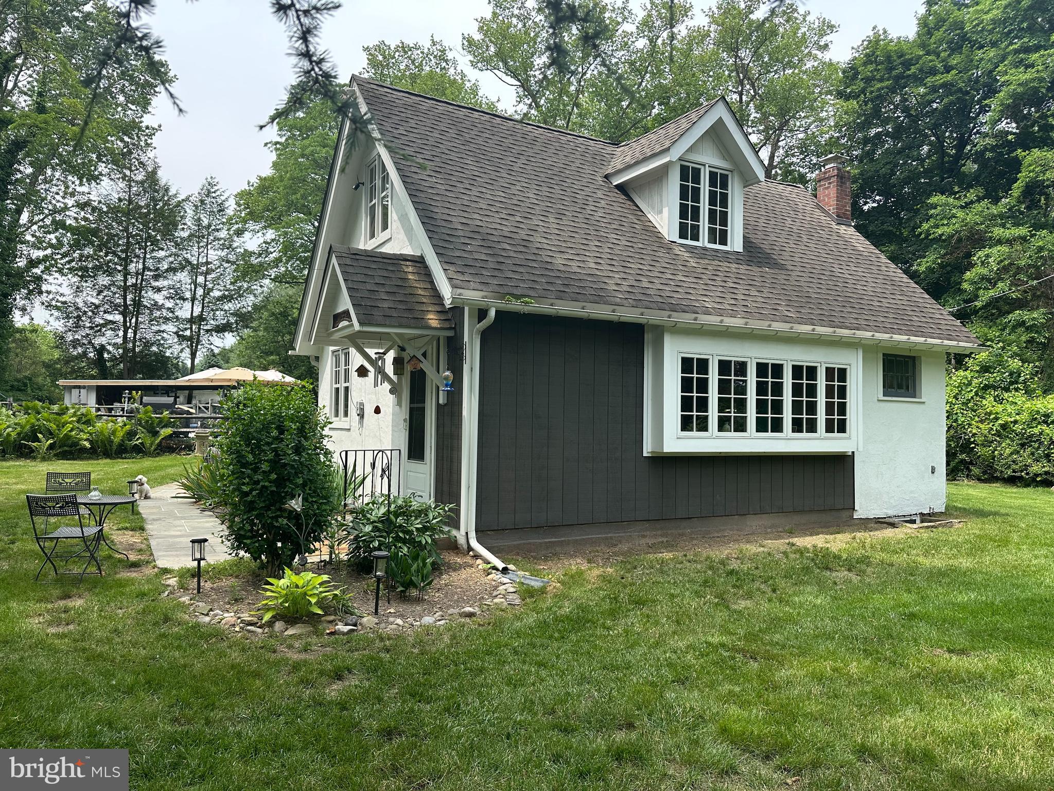 2598 RIVER ROAD