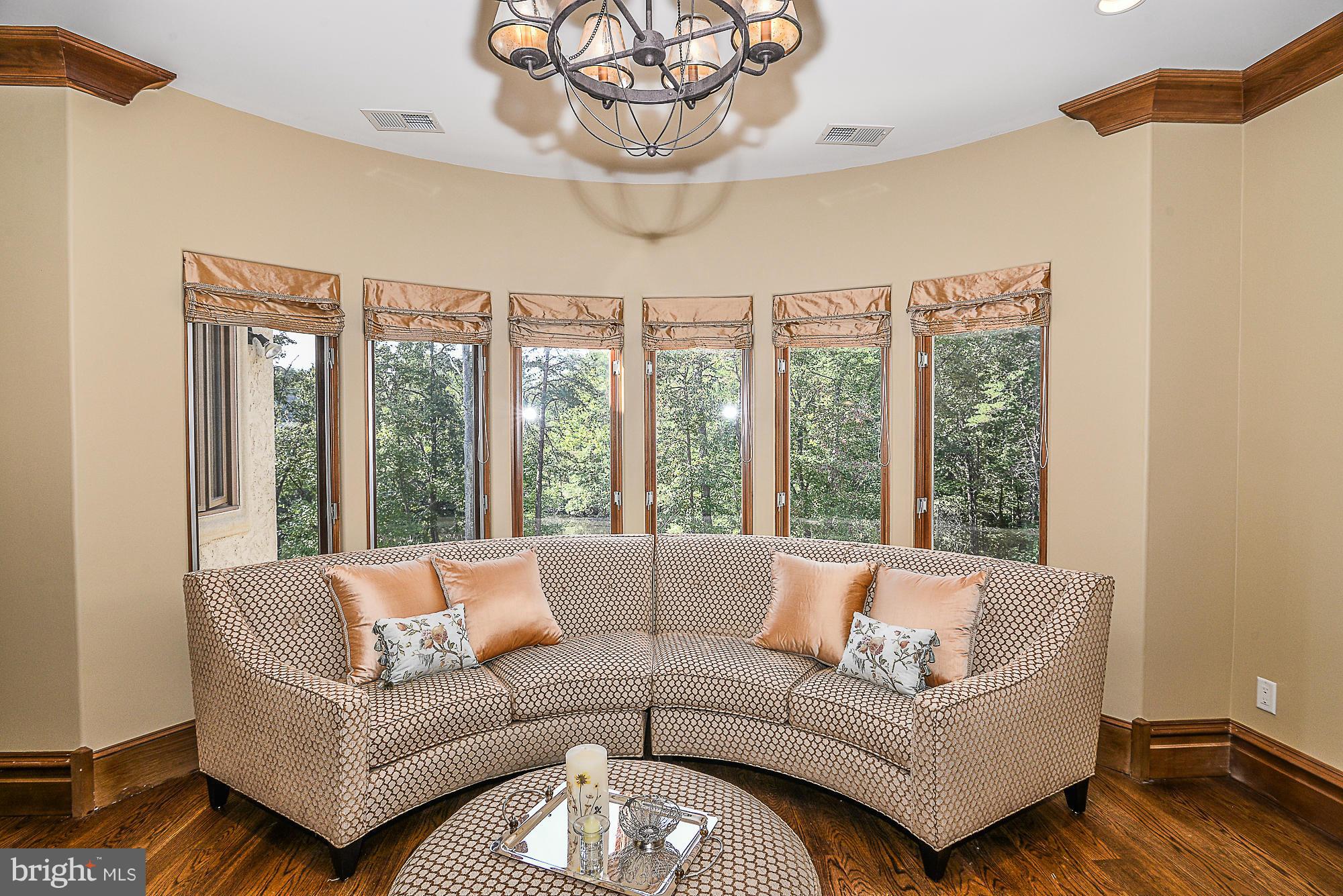 KENTLAND POND - Residential