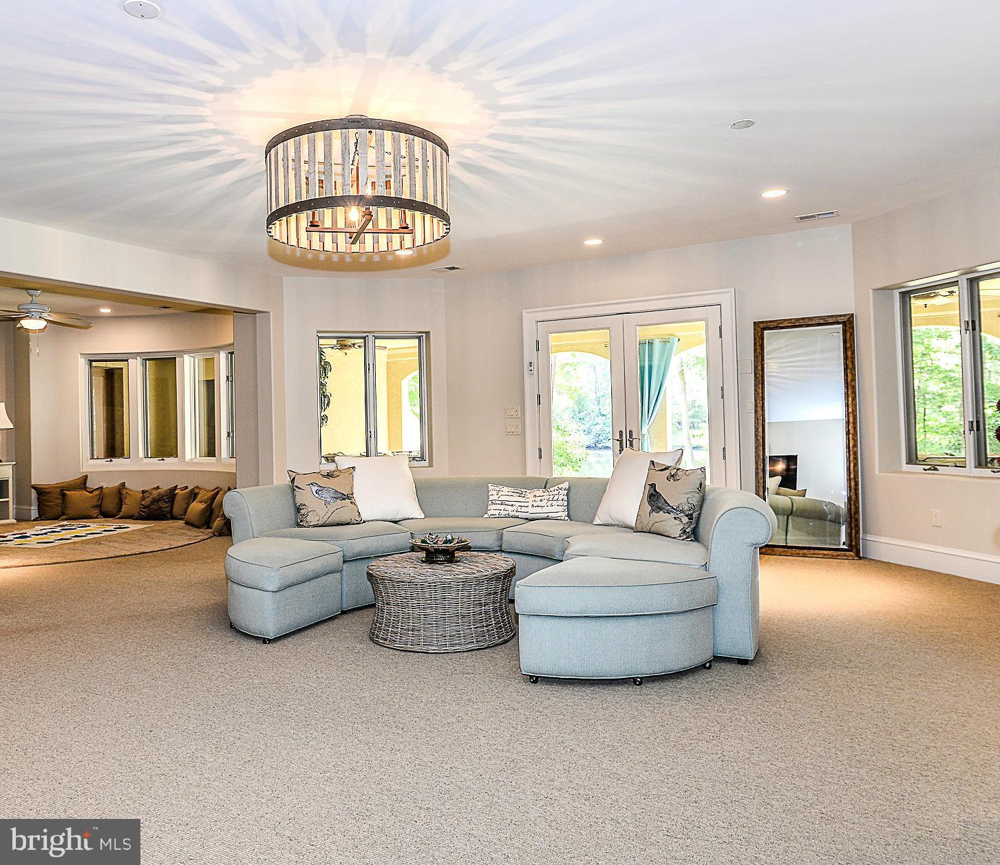 KENTLAND POND - Residential