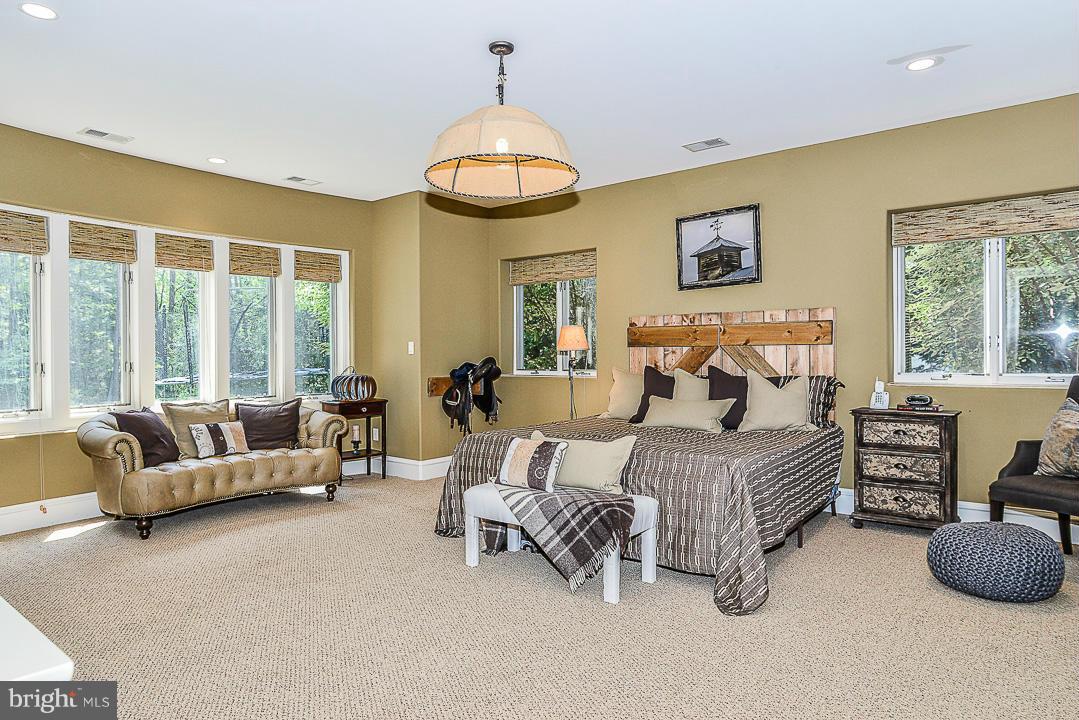 KENTLAND POND - Residential