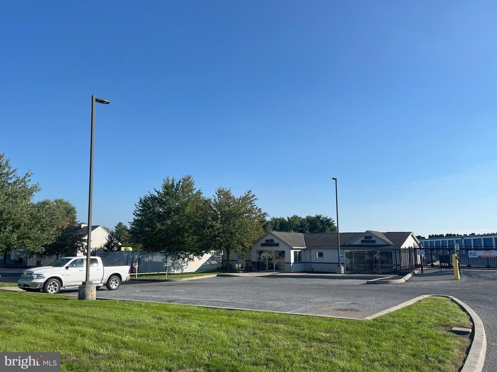 Photo of 865 E Main Street, EPHRATA, PA 17522 (MLS # PALA2058224)