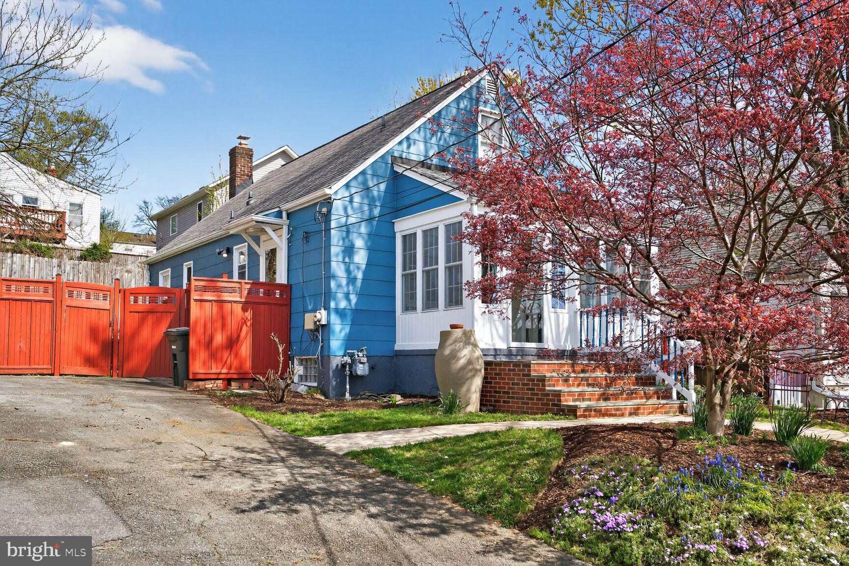 2017 S RANDOLPH STREET S