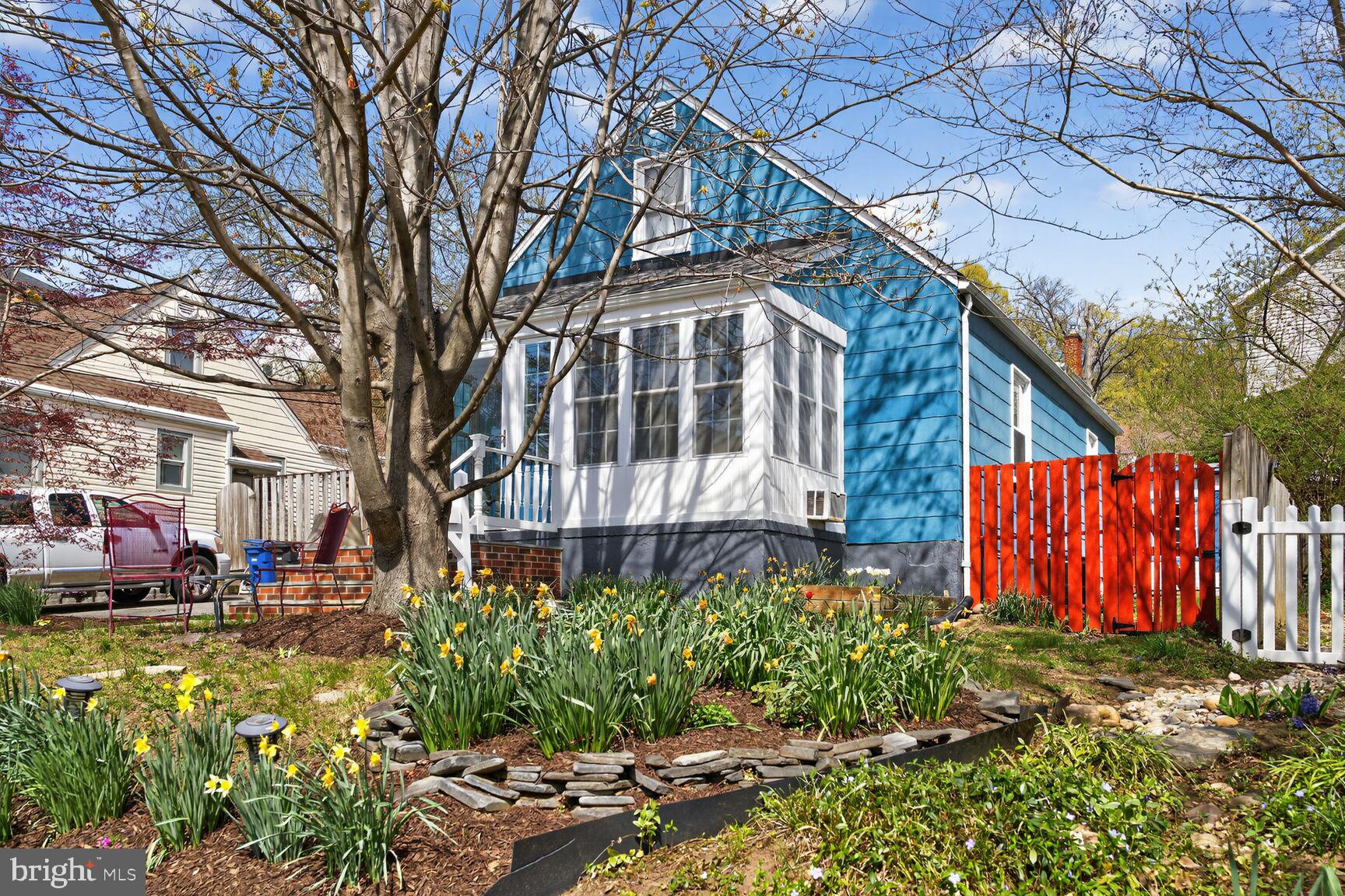 2017 S RANDOLPH STREET S