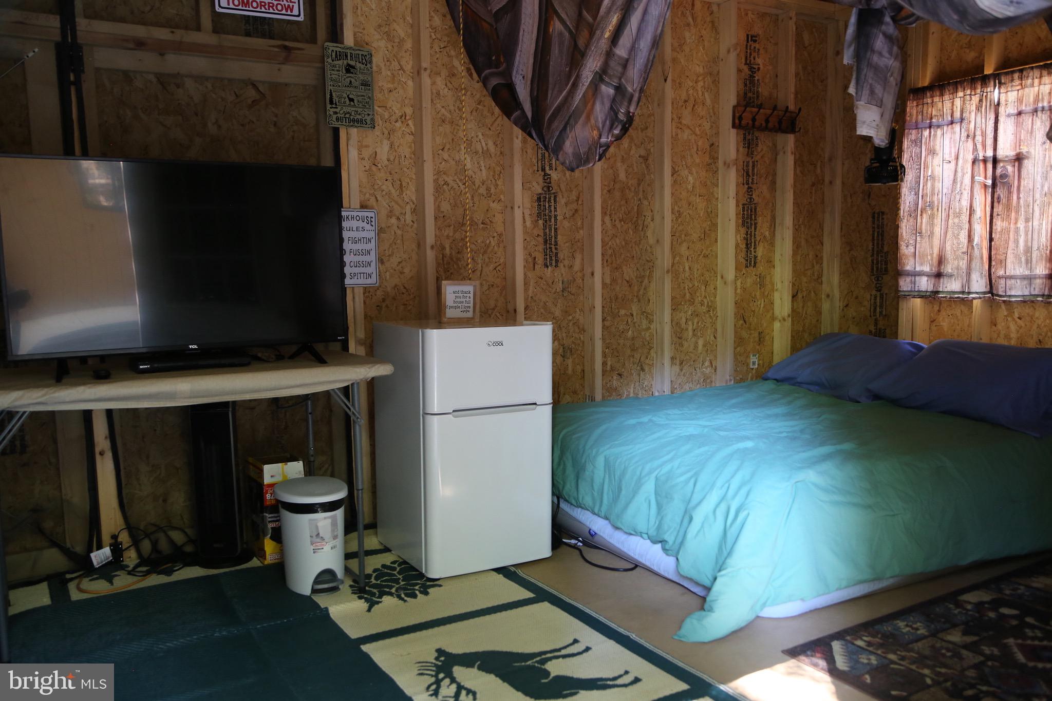 SHORT MOUNTAIN VILLAGE - Residential