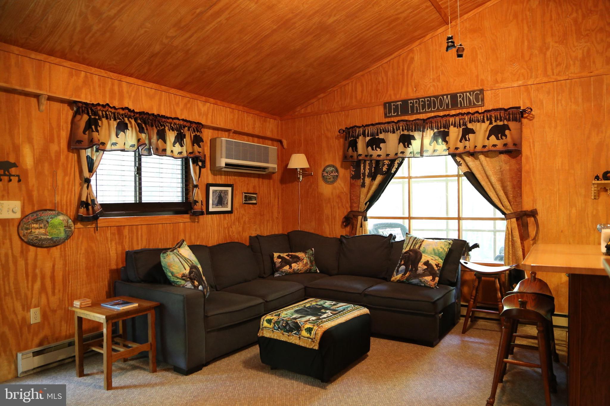 SHORT MOUNTAIN VILLAGE - Residential