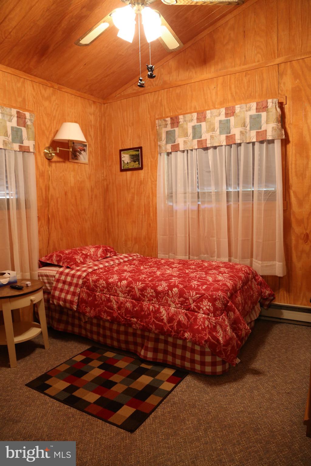 SHORT MOUNTAIN VILLAGE - Residential