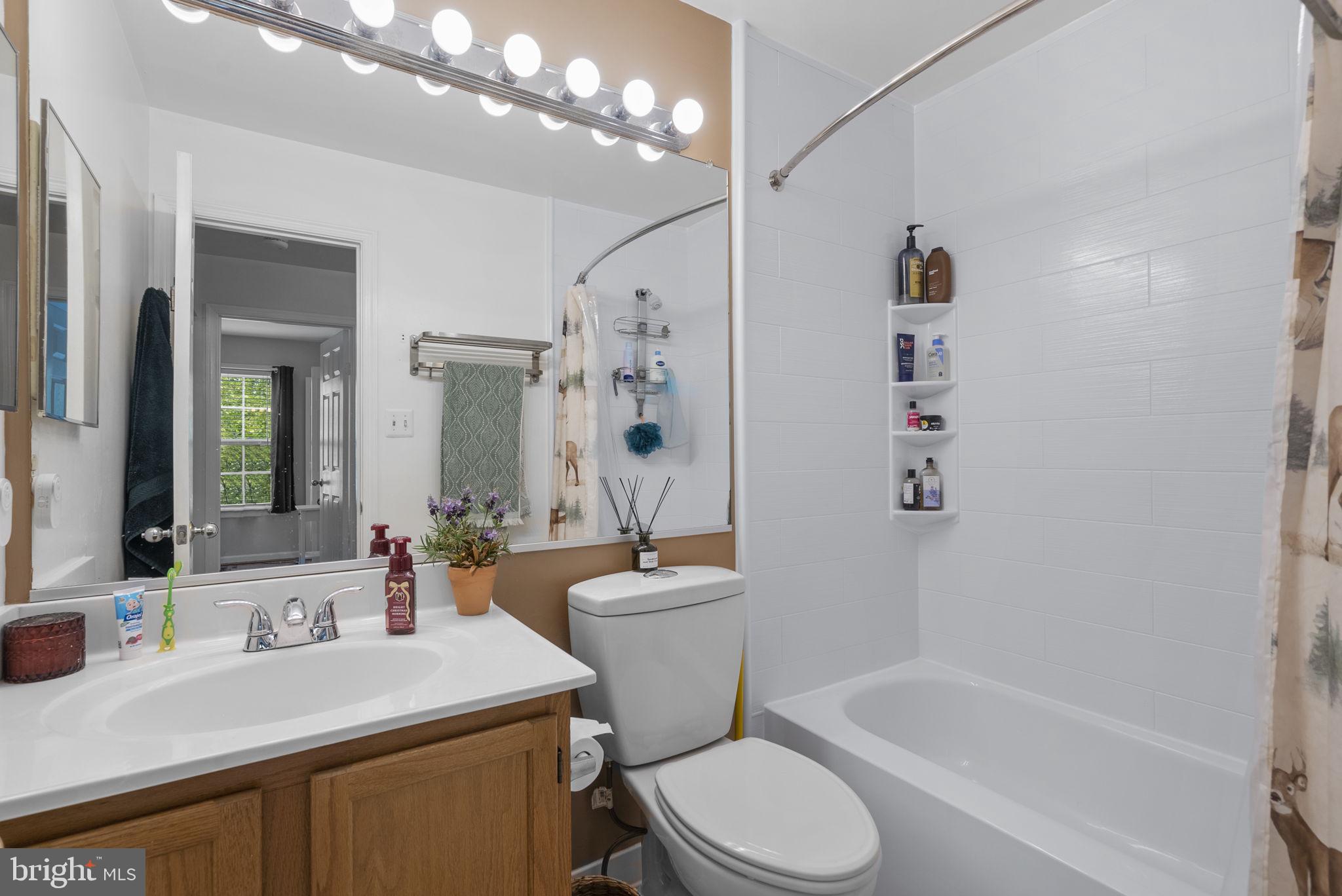 VILL AT MANCHESTER FARMS - Residential