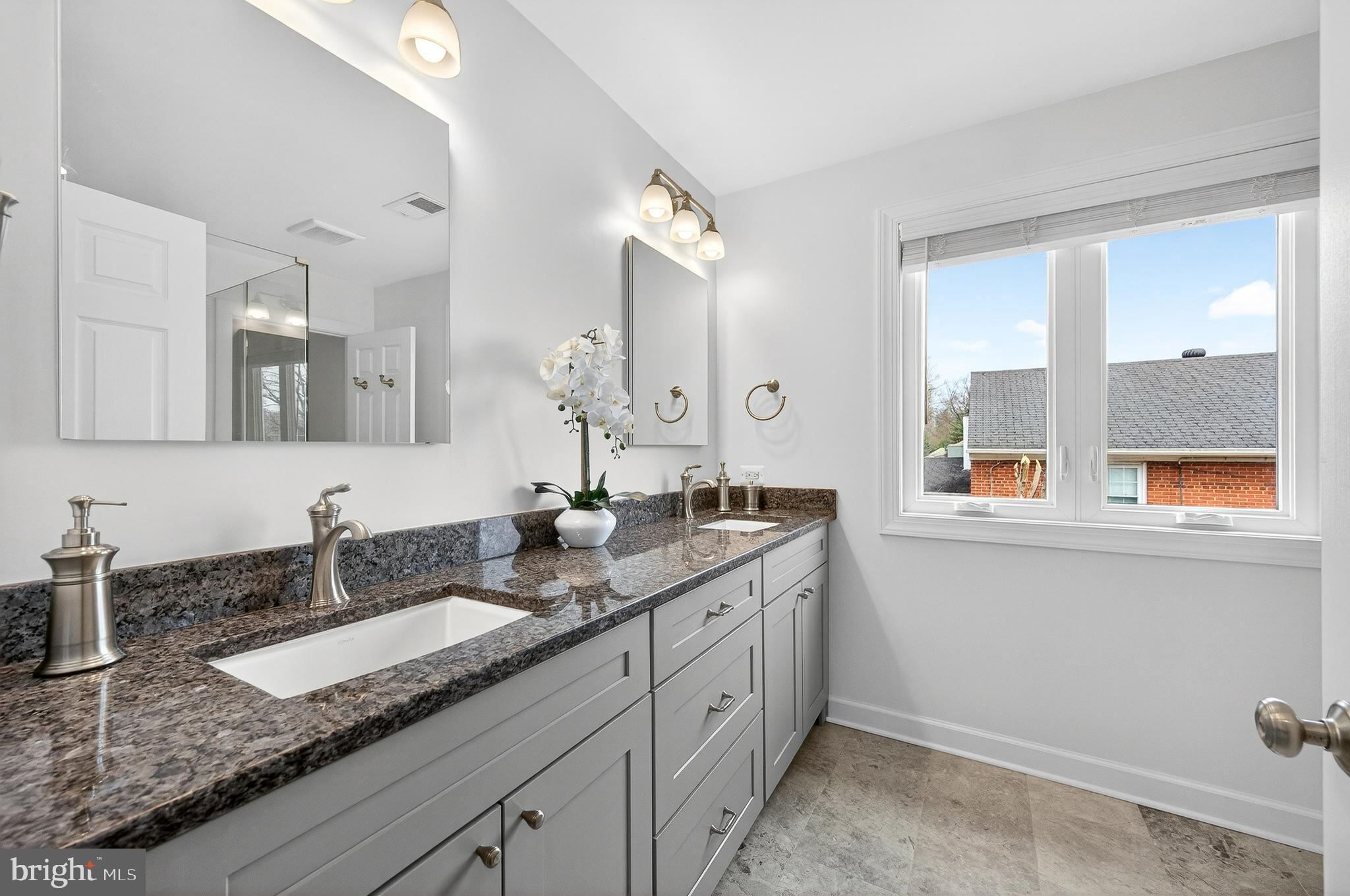 FAIRCHESTER - Residential