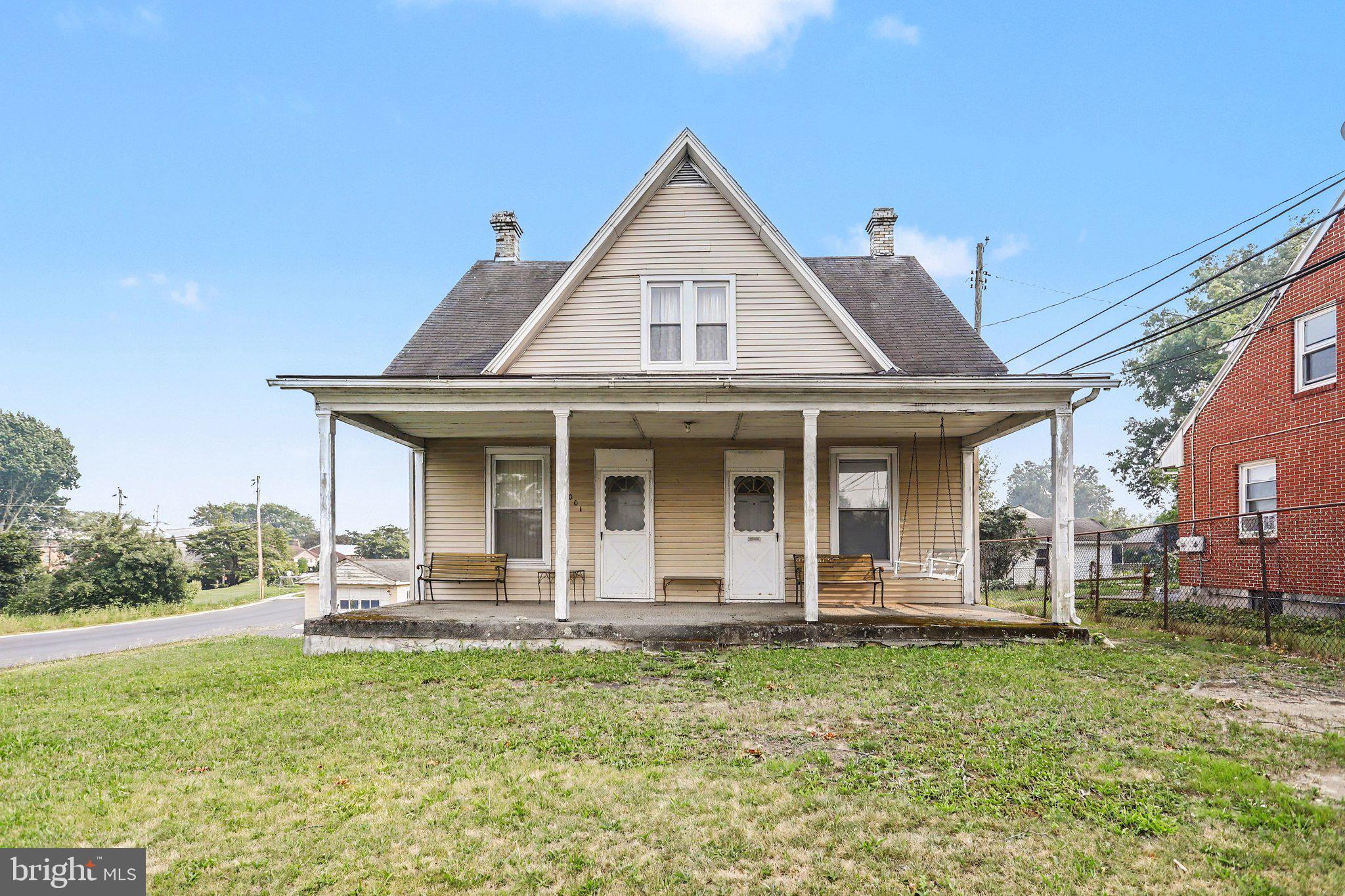 4001 LOCUST LANE