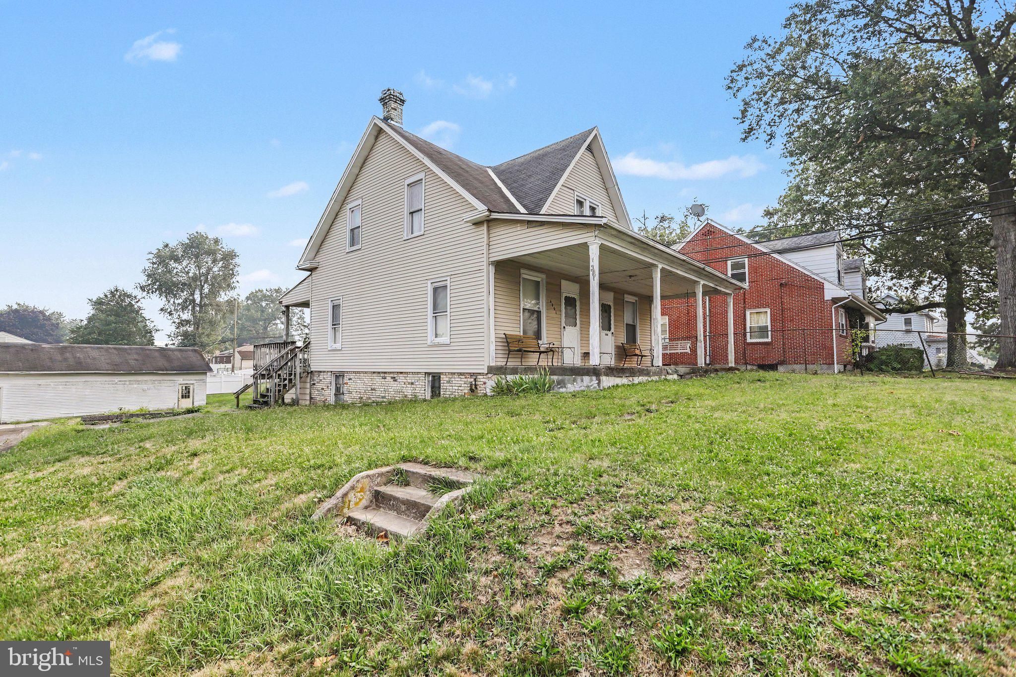 4001 LOCUST LANE