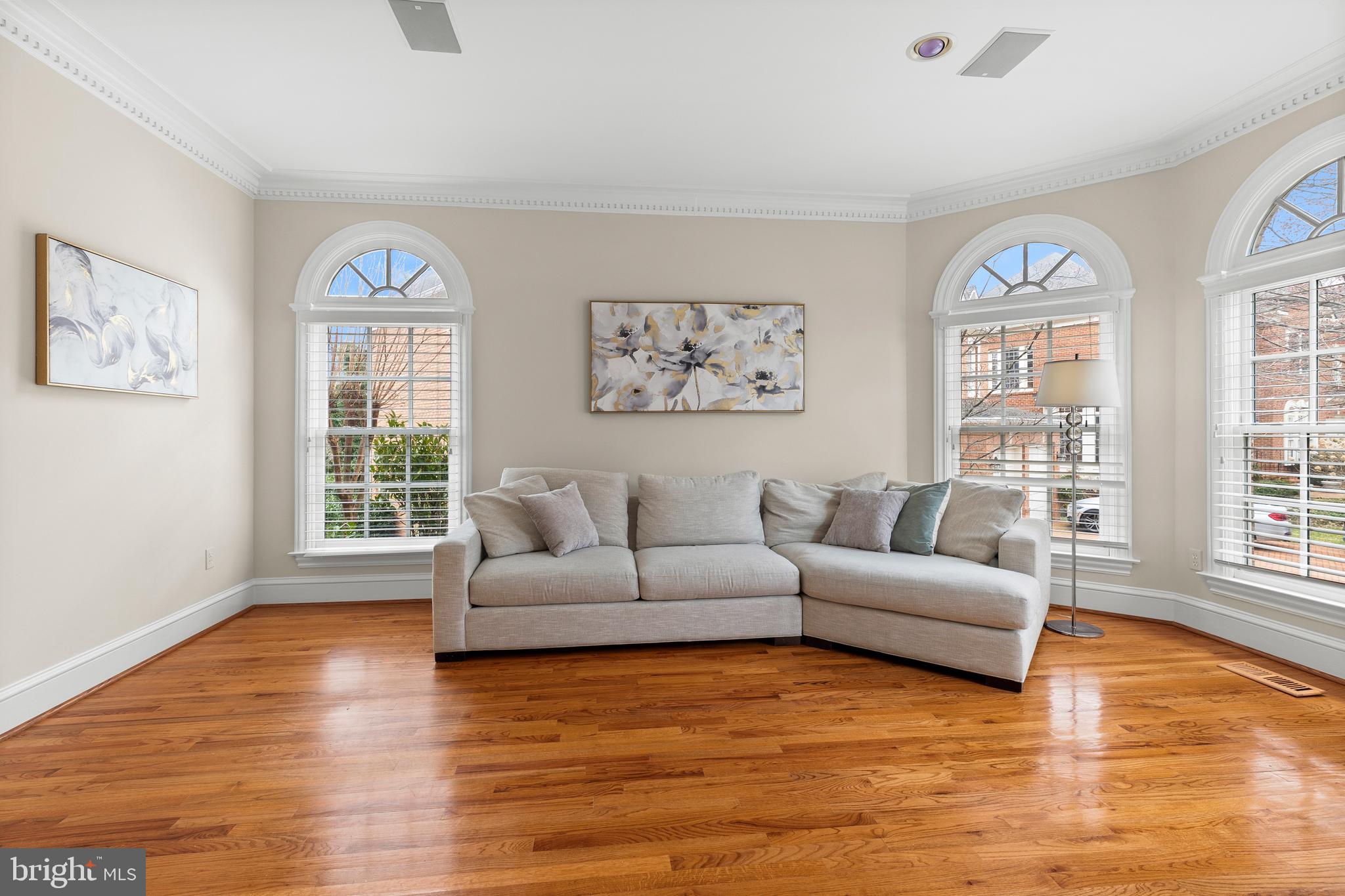 KINGS CLOISTER - Residential Lease