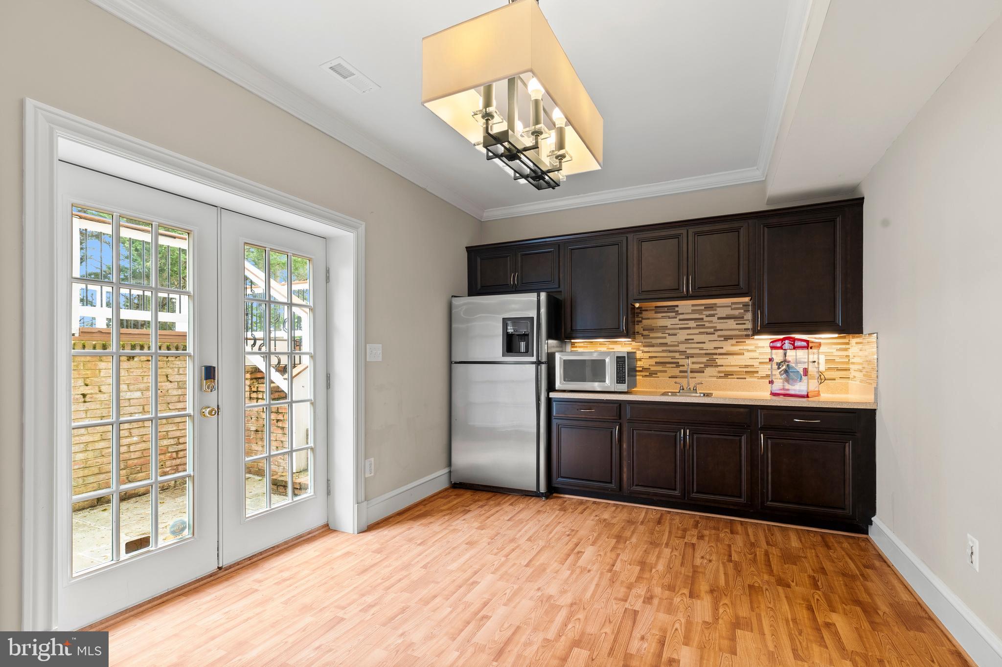 KINGS CLOISTER - Residential Lease