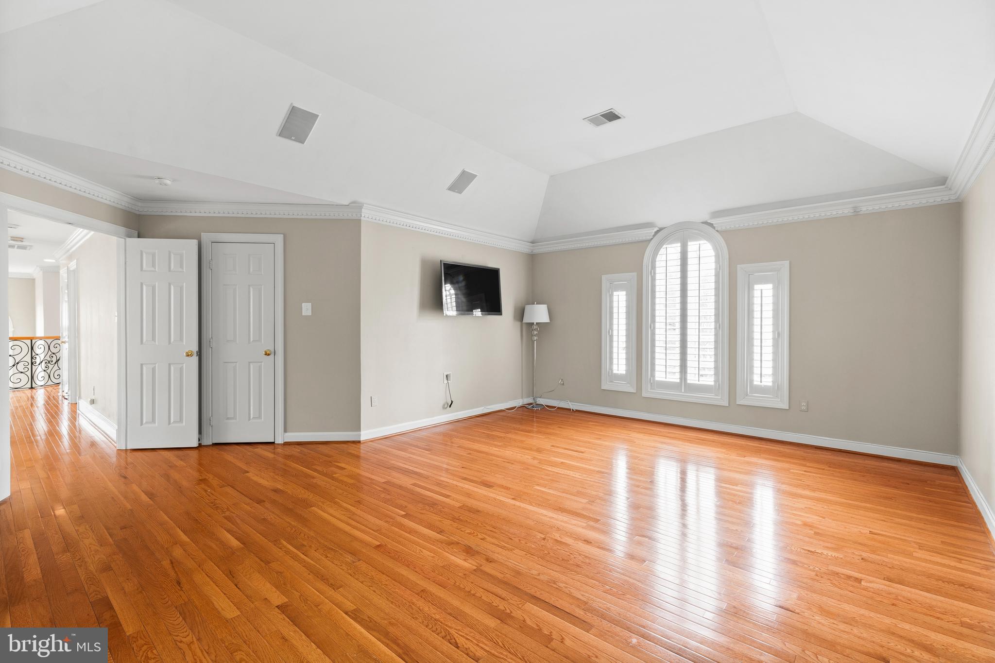 KINGS CLOISTER - Residential Lease