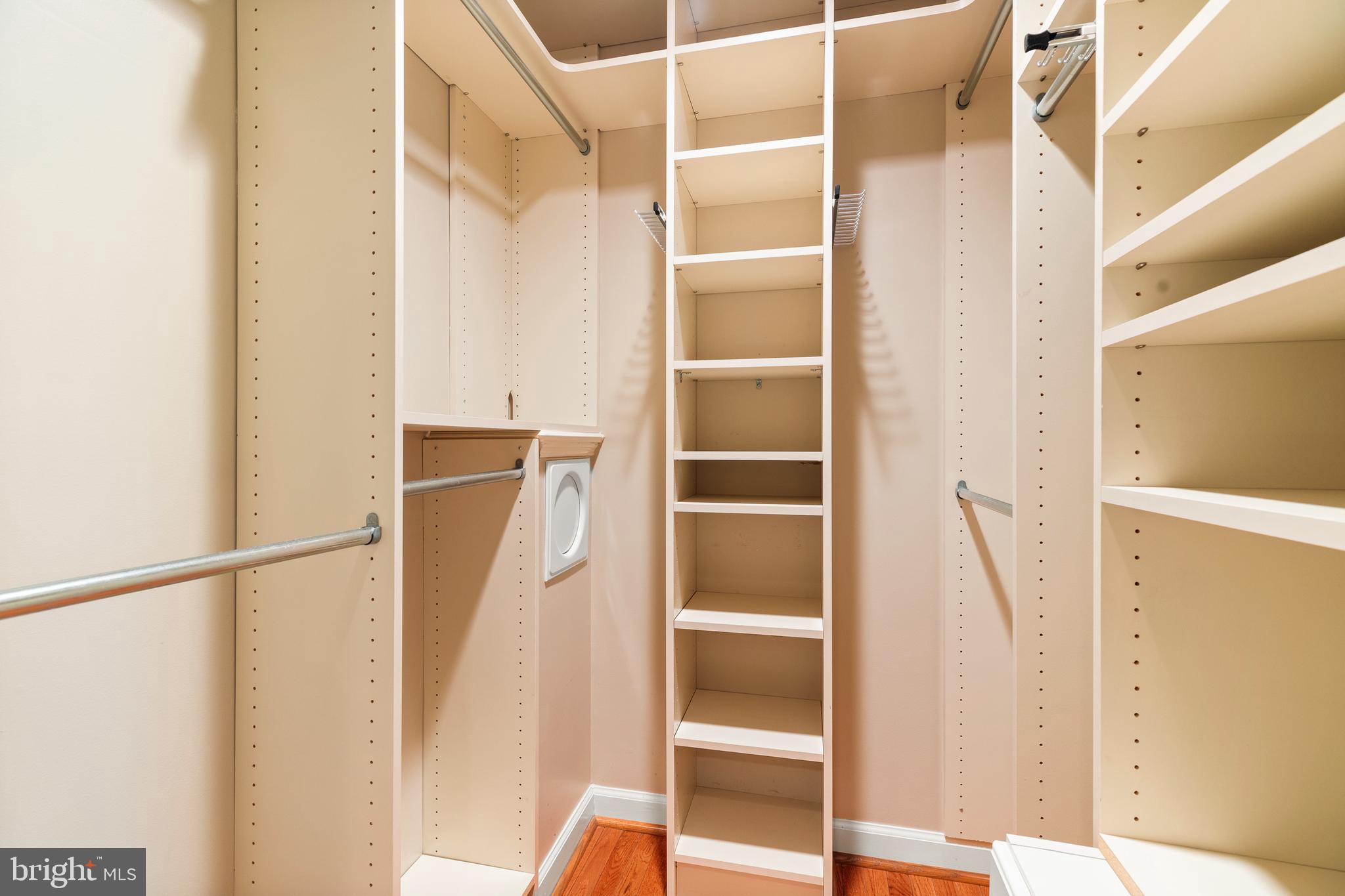 KINGS CLOISTER - Residential Lease