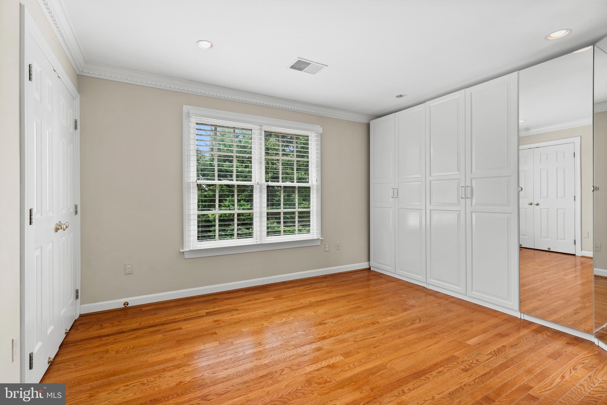 KINGS CLOISTER - Residential Lease