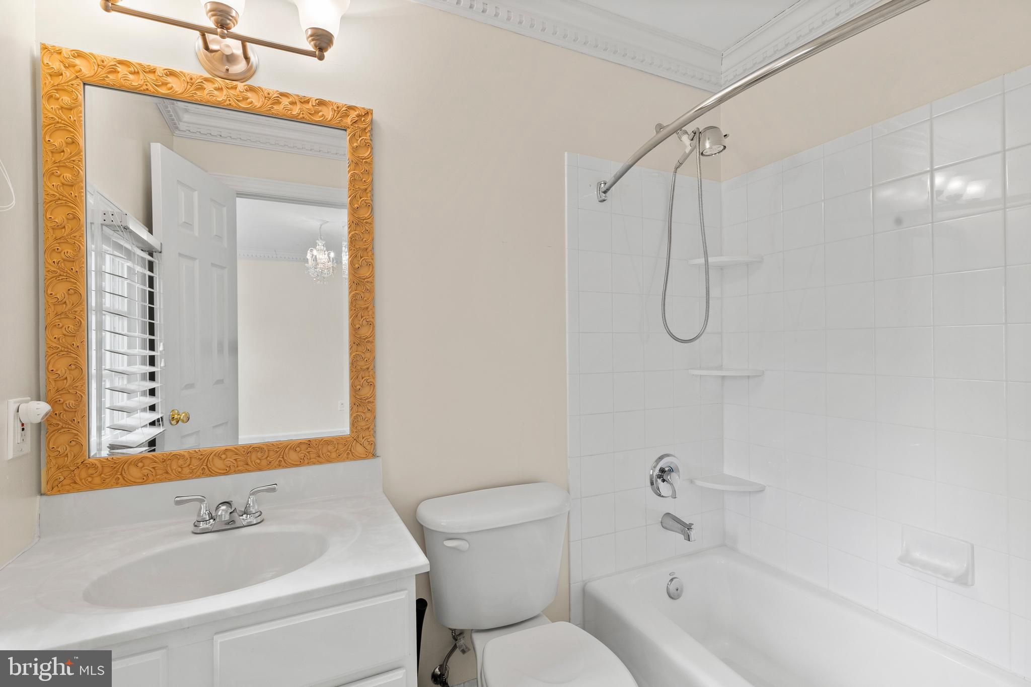 KINGS CLOISTER - Residential Lease