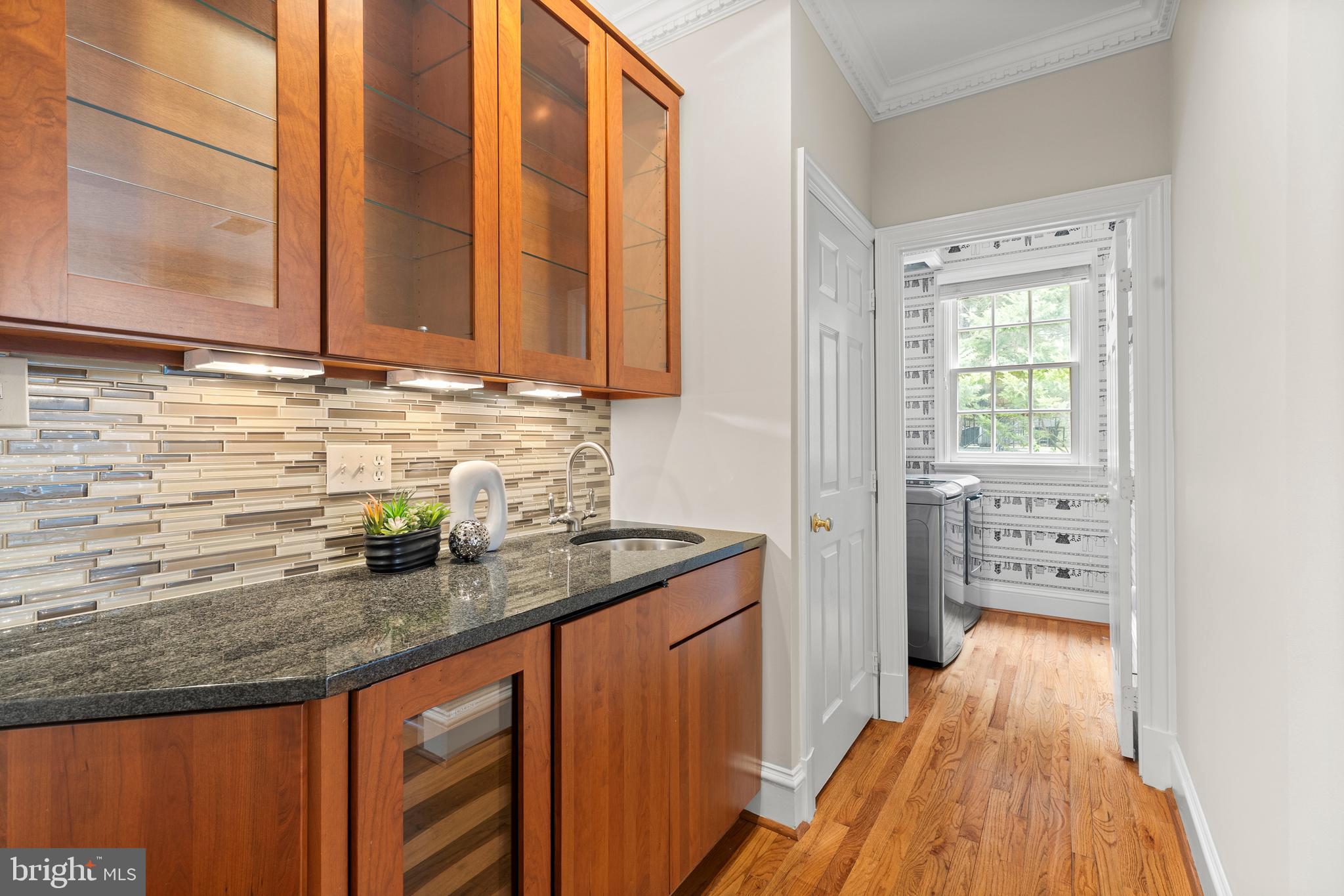 KINGS CLOISTER - Residential Lease