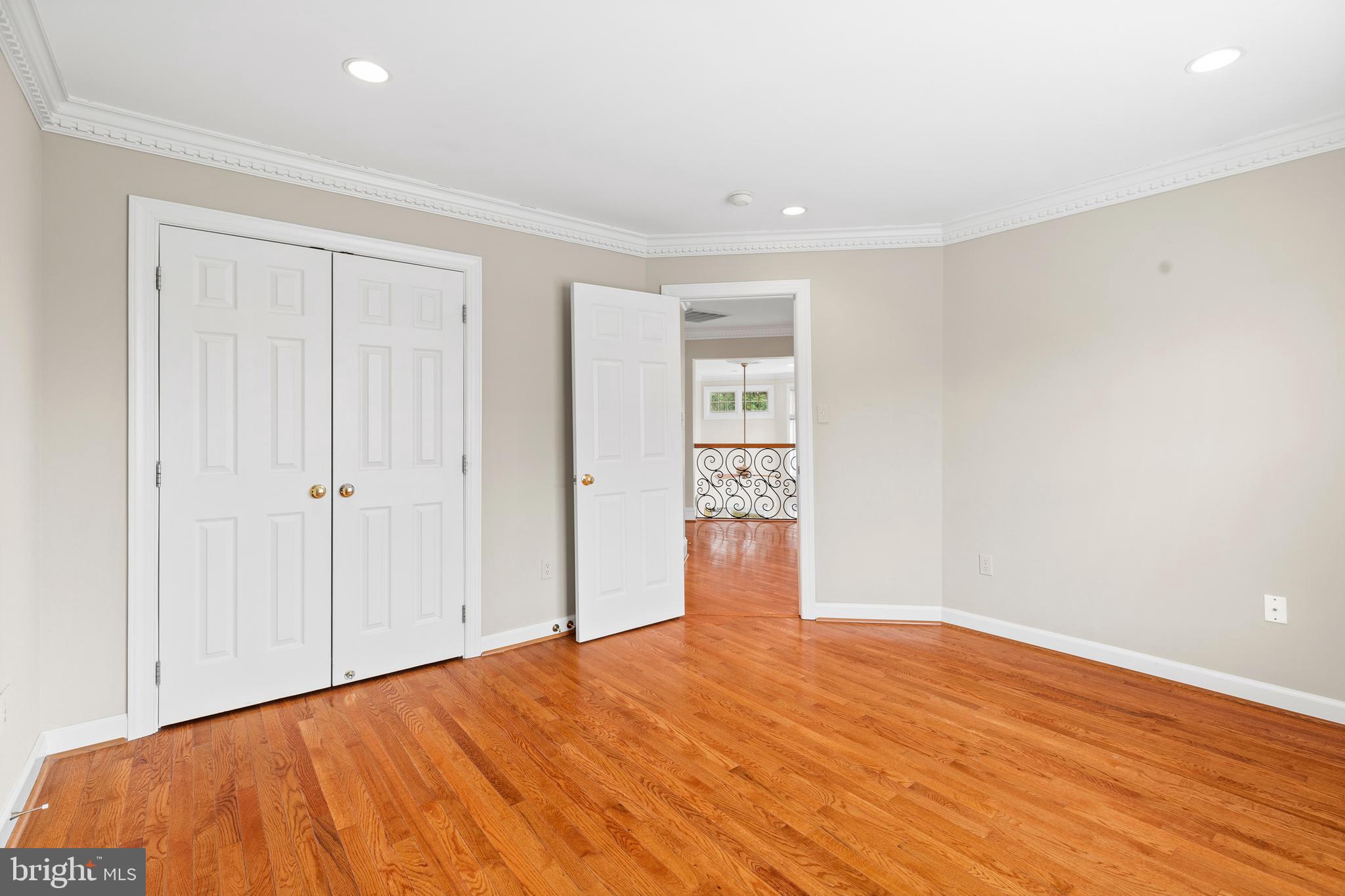 KINGS CLOISTER - Residential Lease