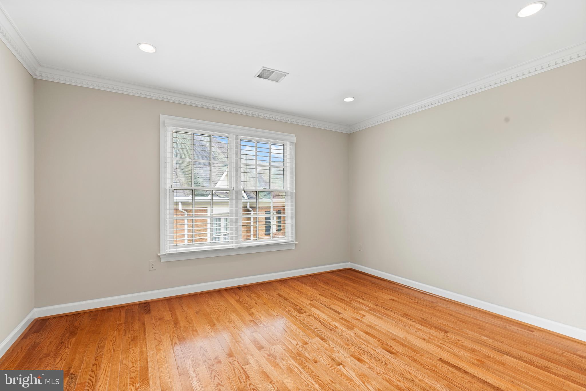 KINGS CLOISTER - Residential Lease