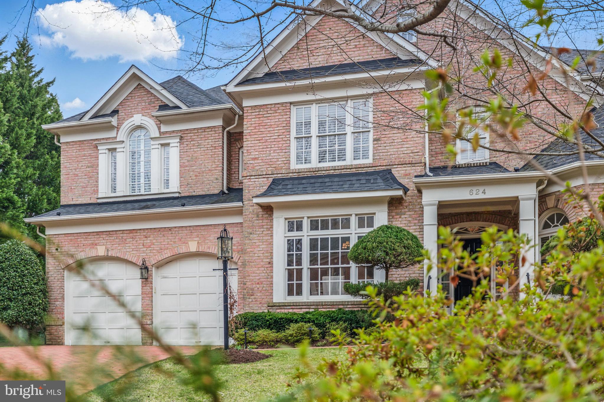 KINGS CLOISTER - Residential Lease