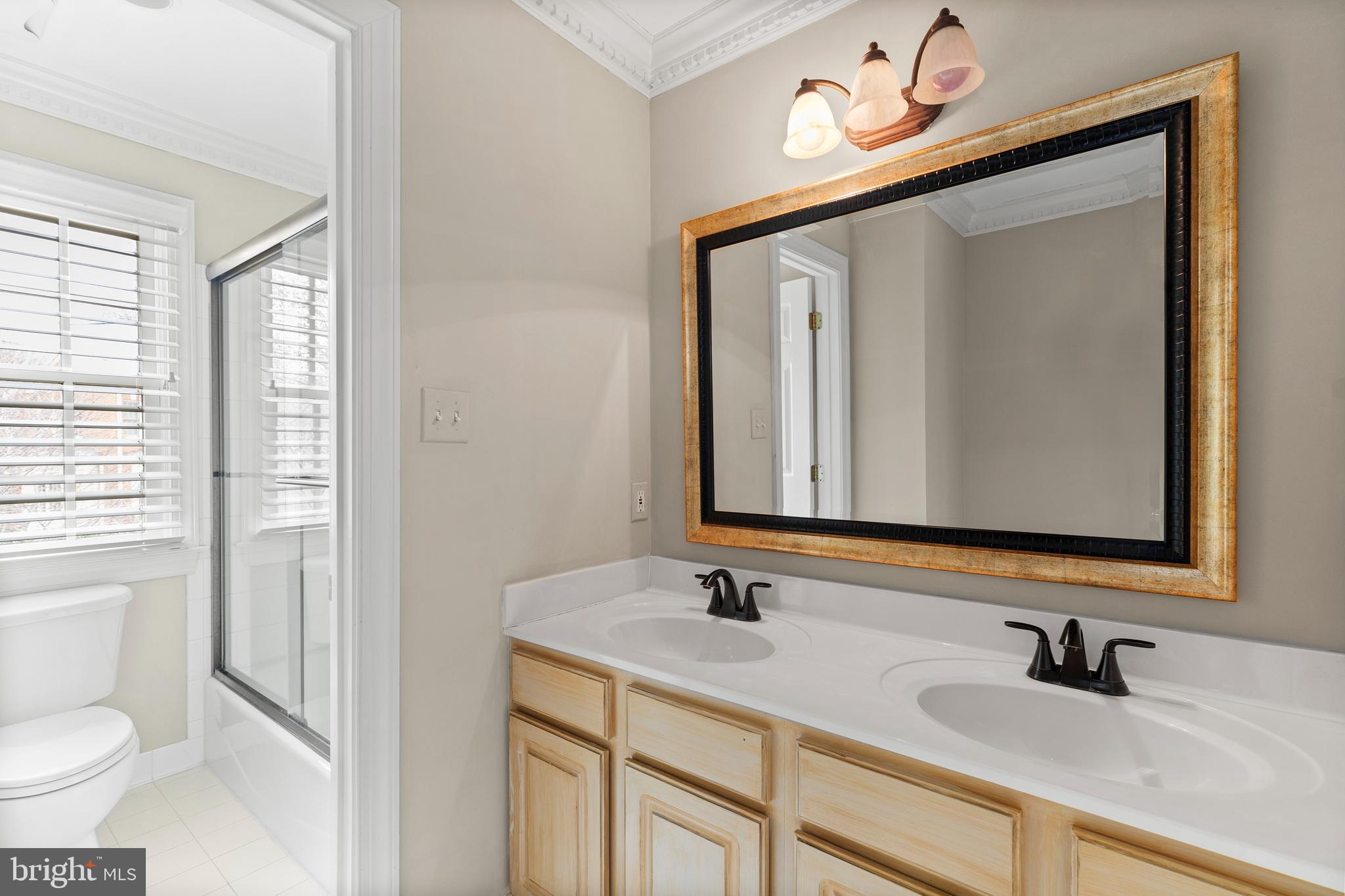 KINGS CLOISTER - Residential Lease