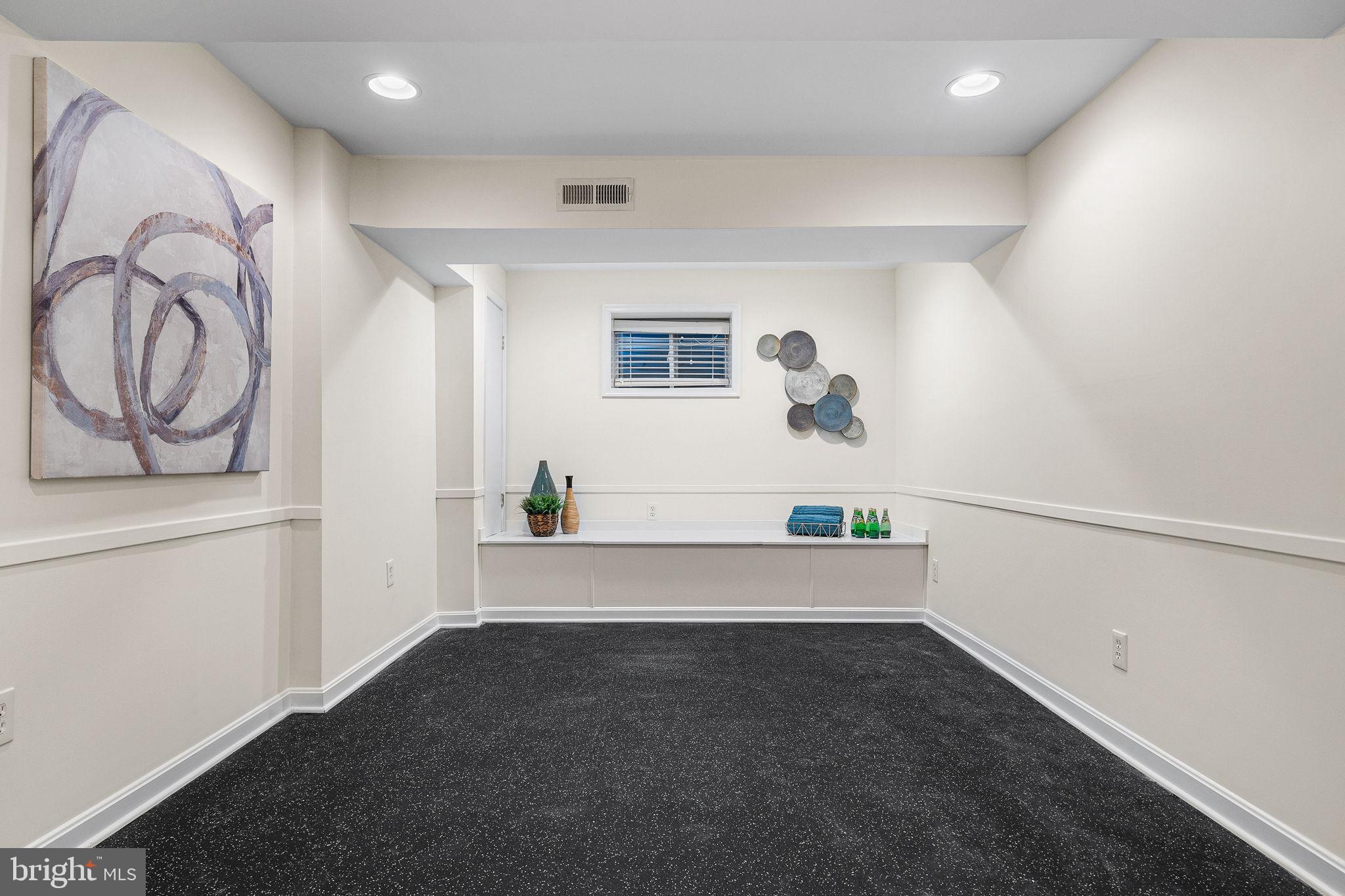 SIGNAL HILL - Residential