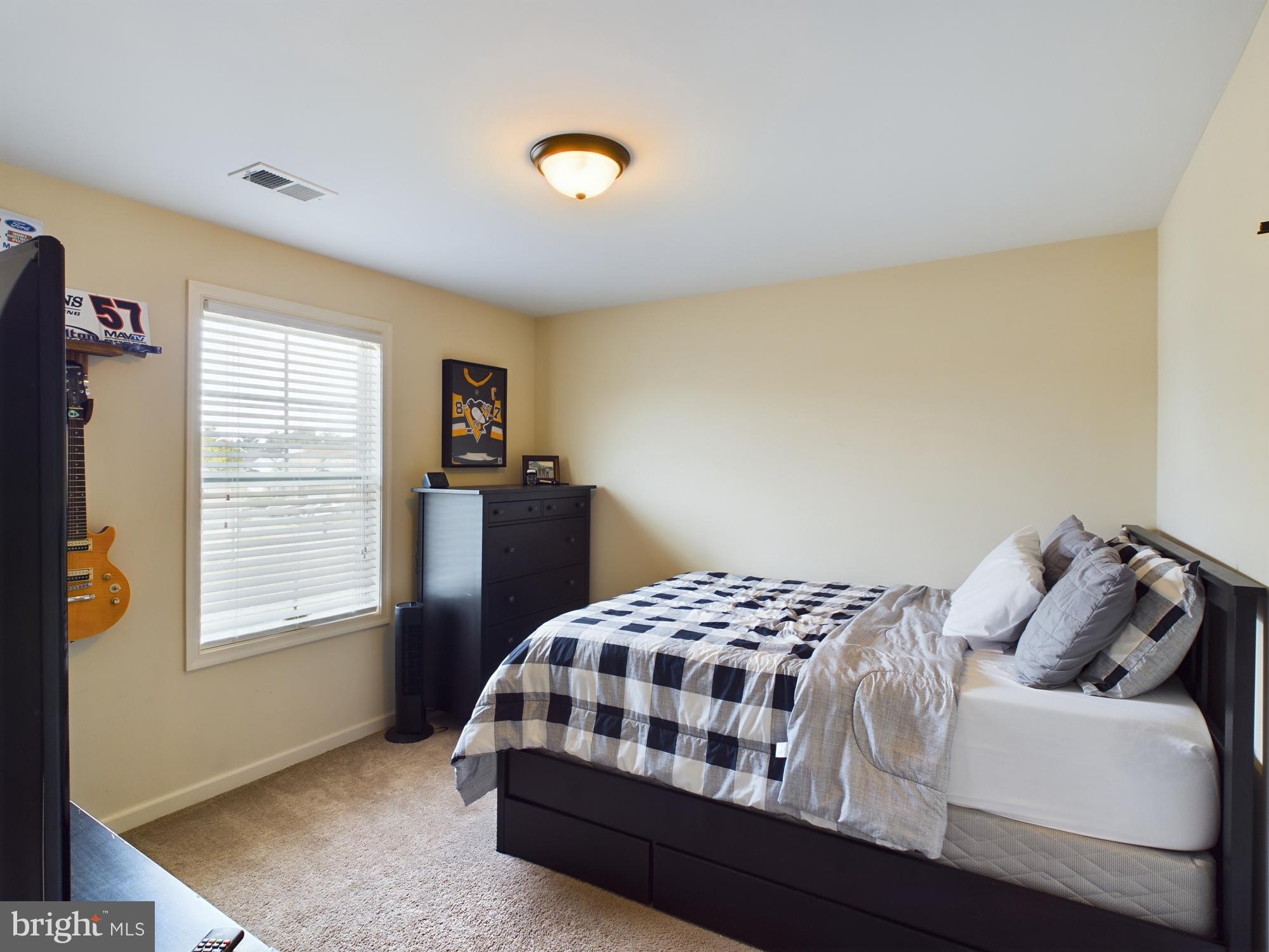 CRESTFIELD - Residential