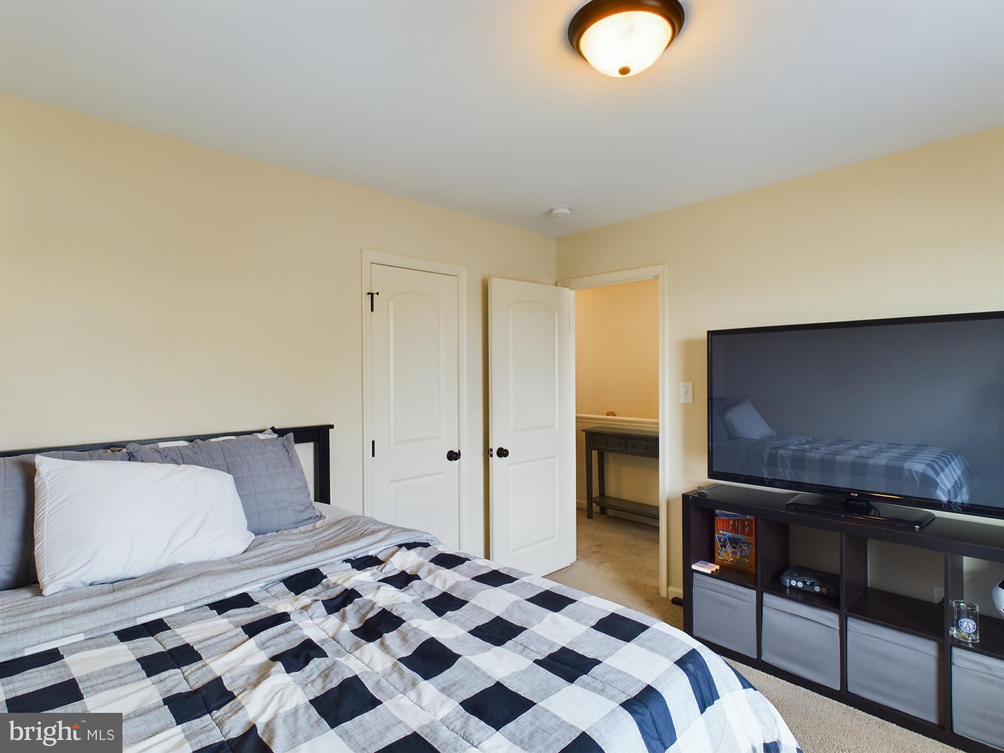 CRESTFIELD - Residential