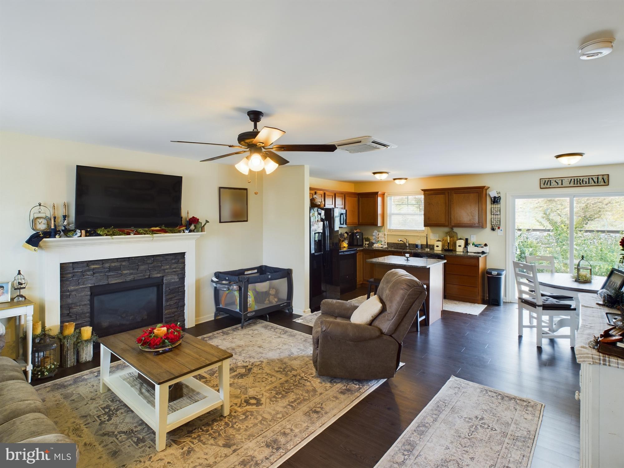 CRESTFIELD - Residential