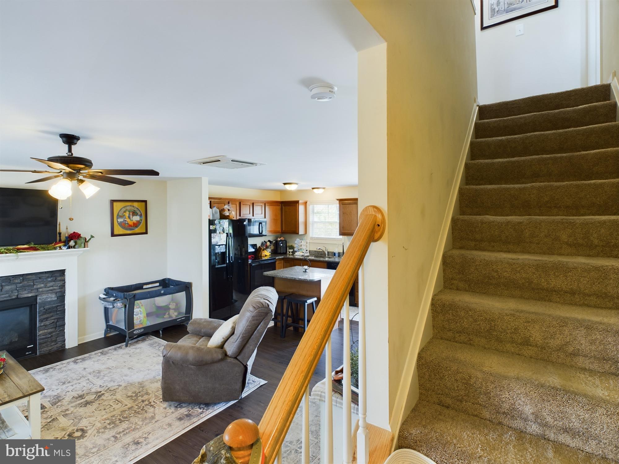 CRESTFIELD - Residential