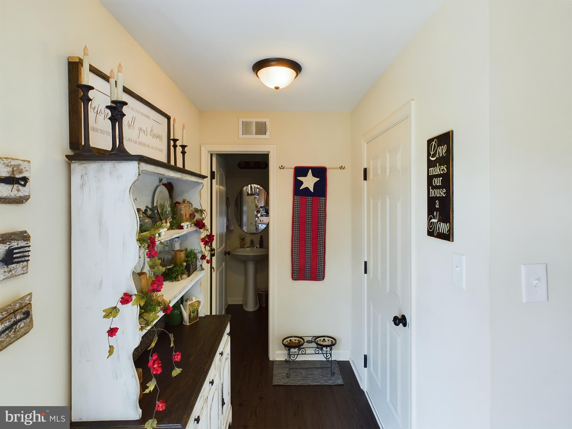 CRESTFIELD - Residential