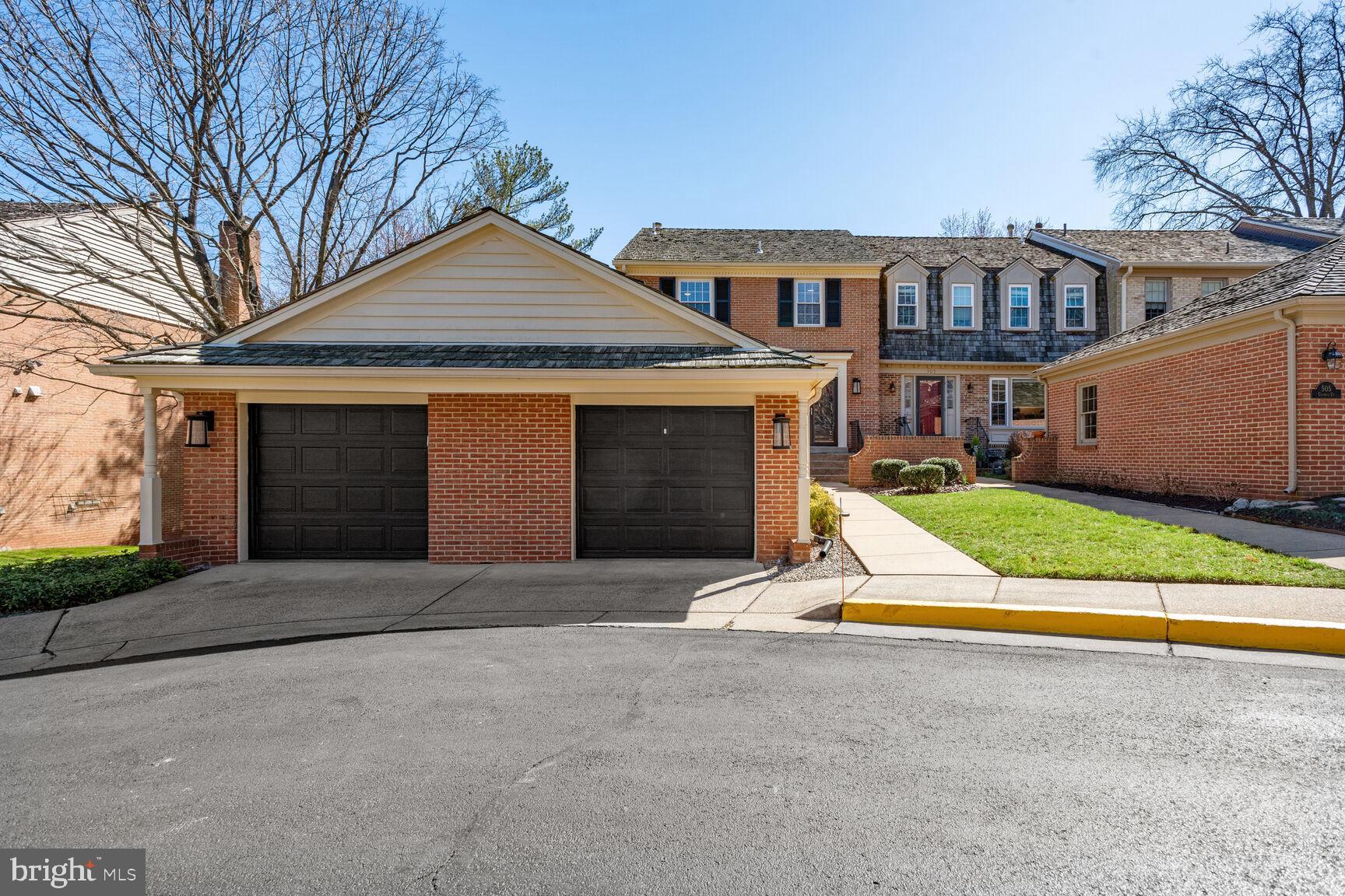 COUNCIL SQUARE - Residential Lease