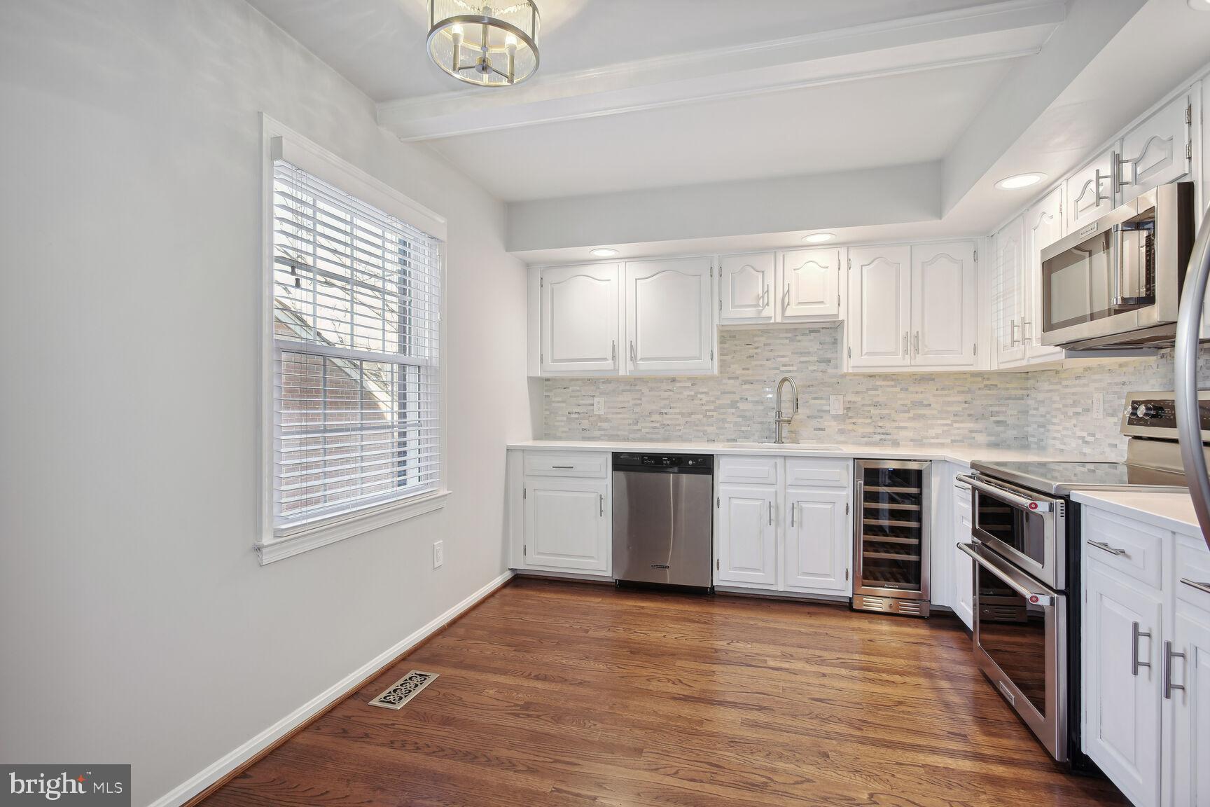 COUNCIL SQUARE - Residential Lease