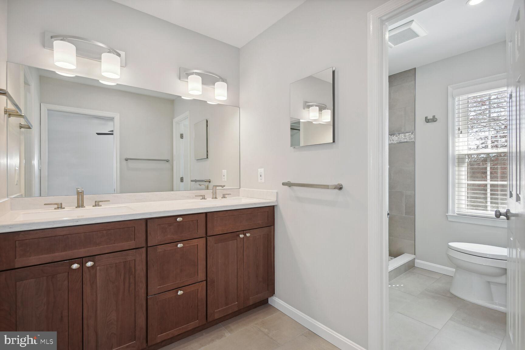 COUNCIL SQUARE - Residential Lease