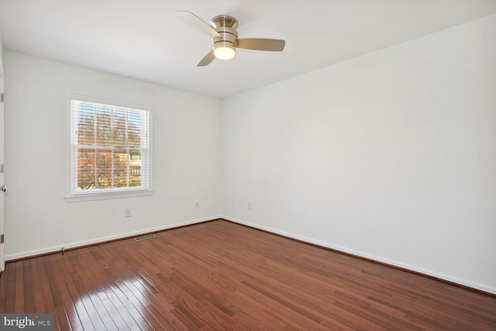 COUNCIL SQUARE - Residential Lease