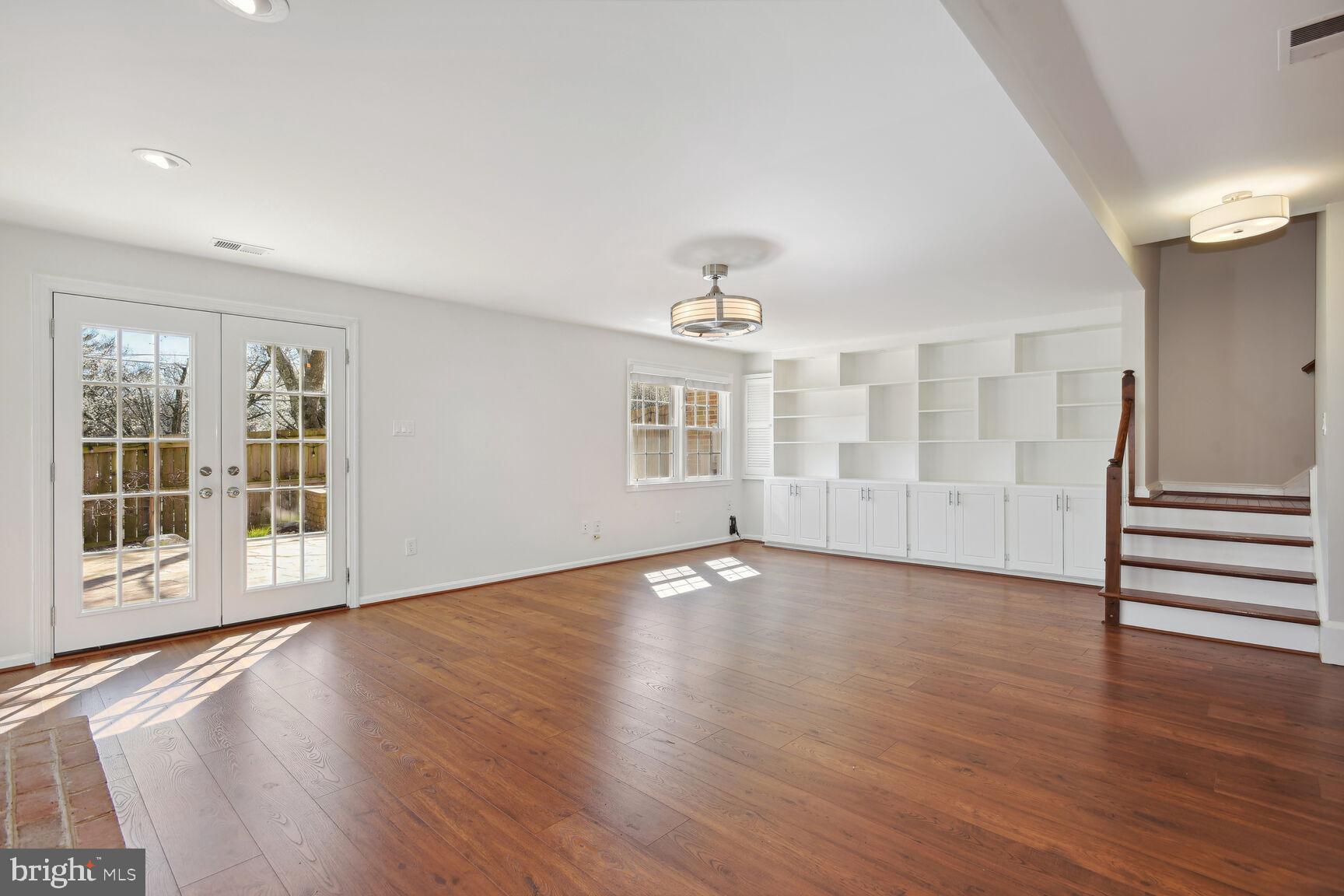 COUNCIL SQUARE - Residential Lease