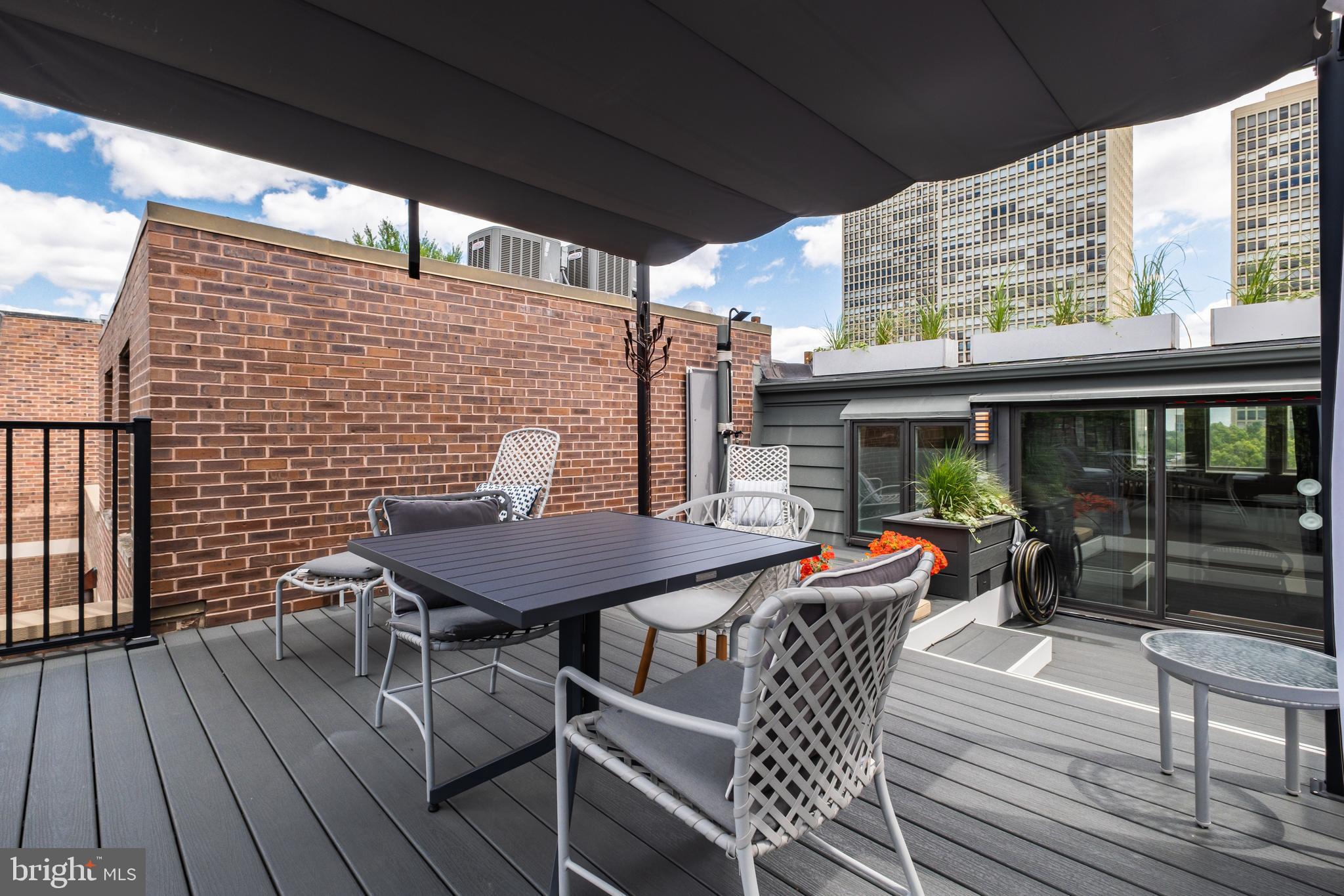 SOCIETY HILL - Residential