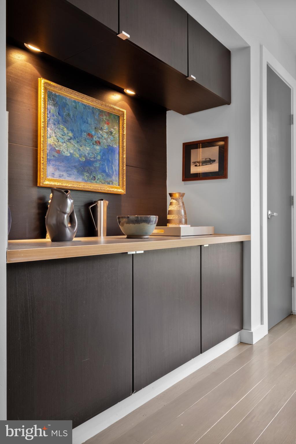 SOCIETY HILL - Residential