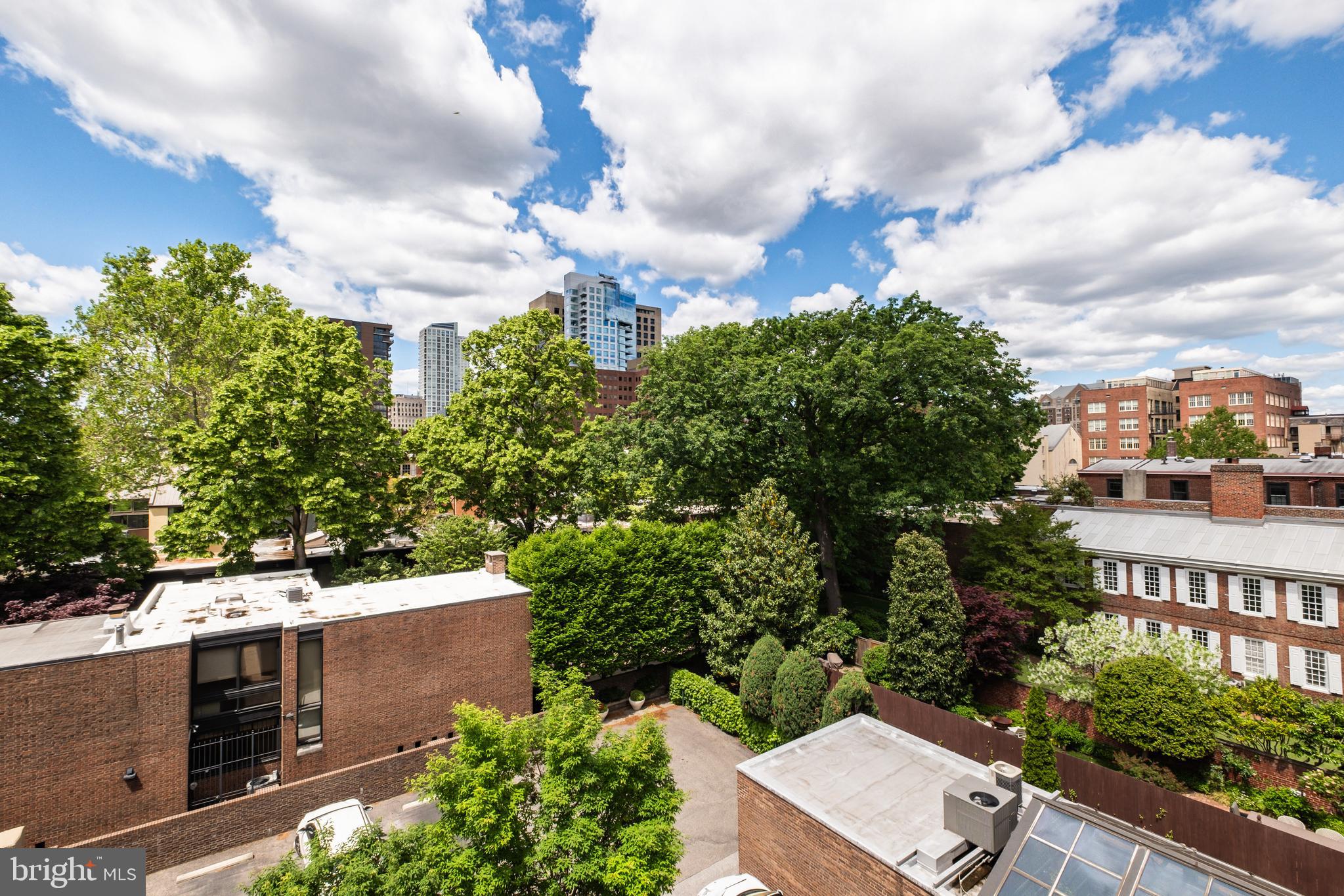 SOCIETY HILL - Residential