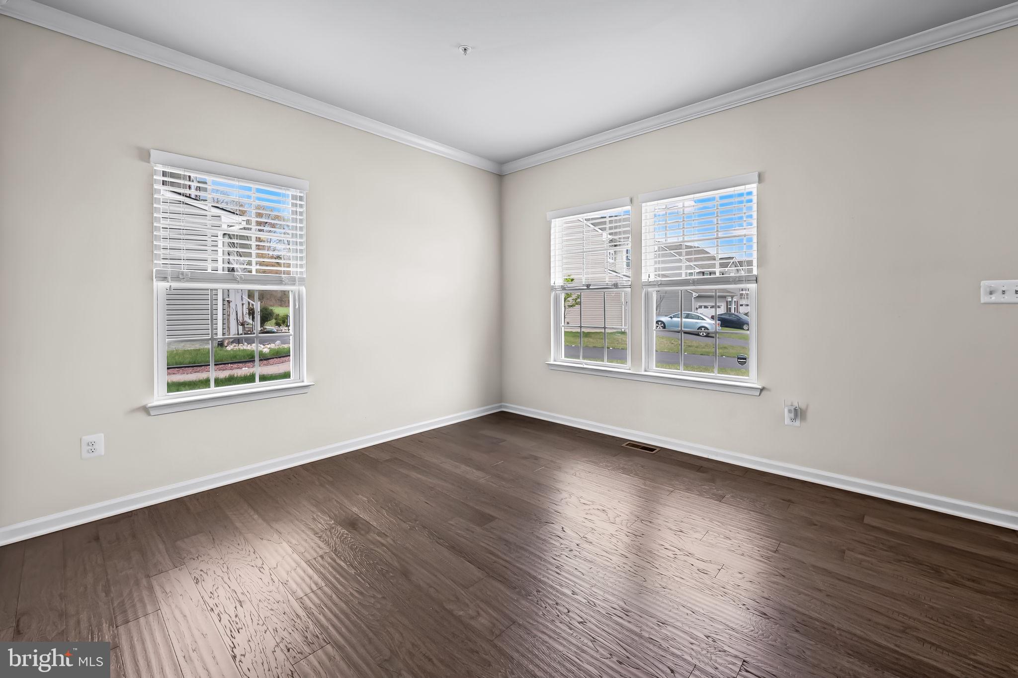 HAWKINS MANOR - Residential