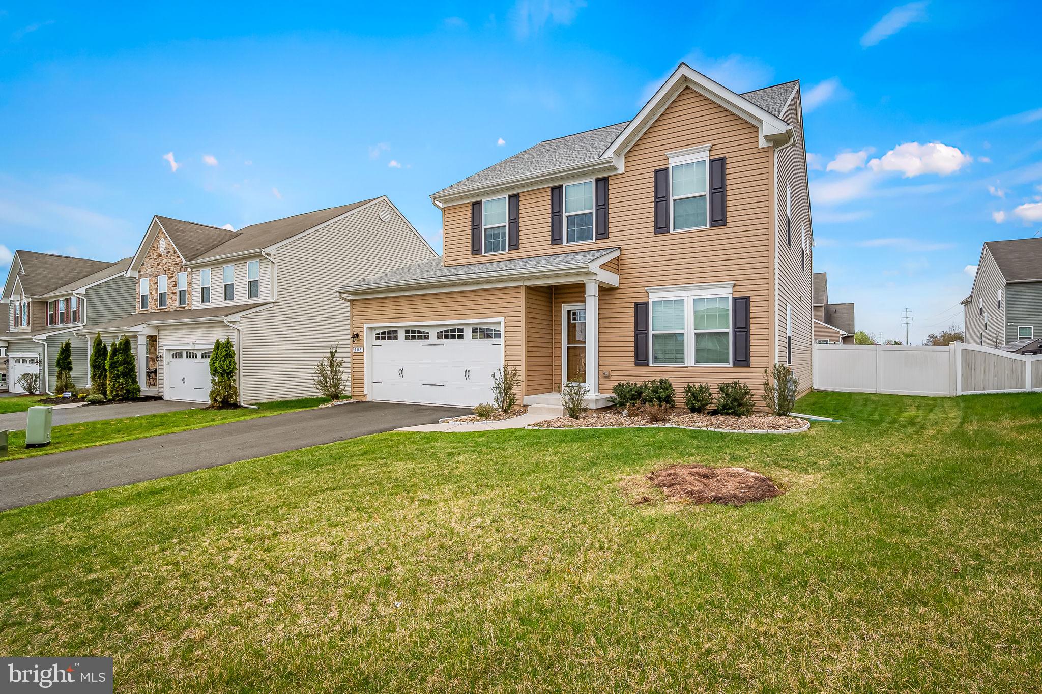 HAWKINS MANOR - Residential